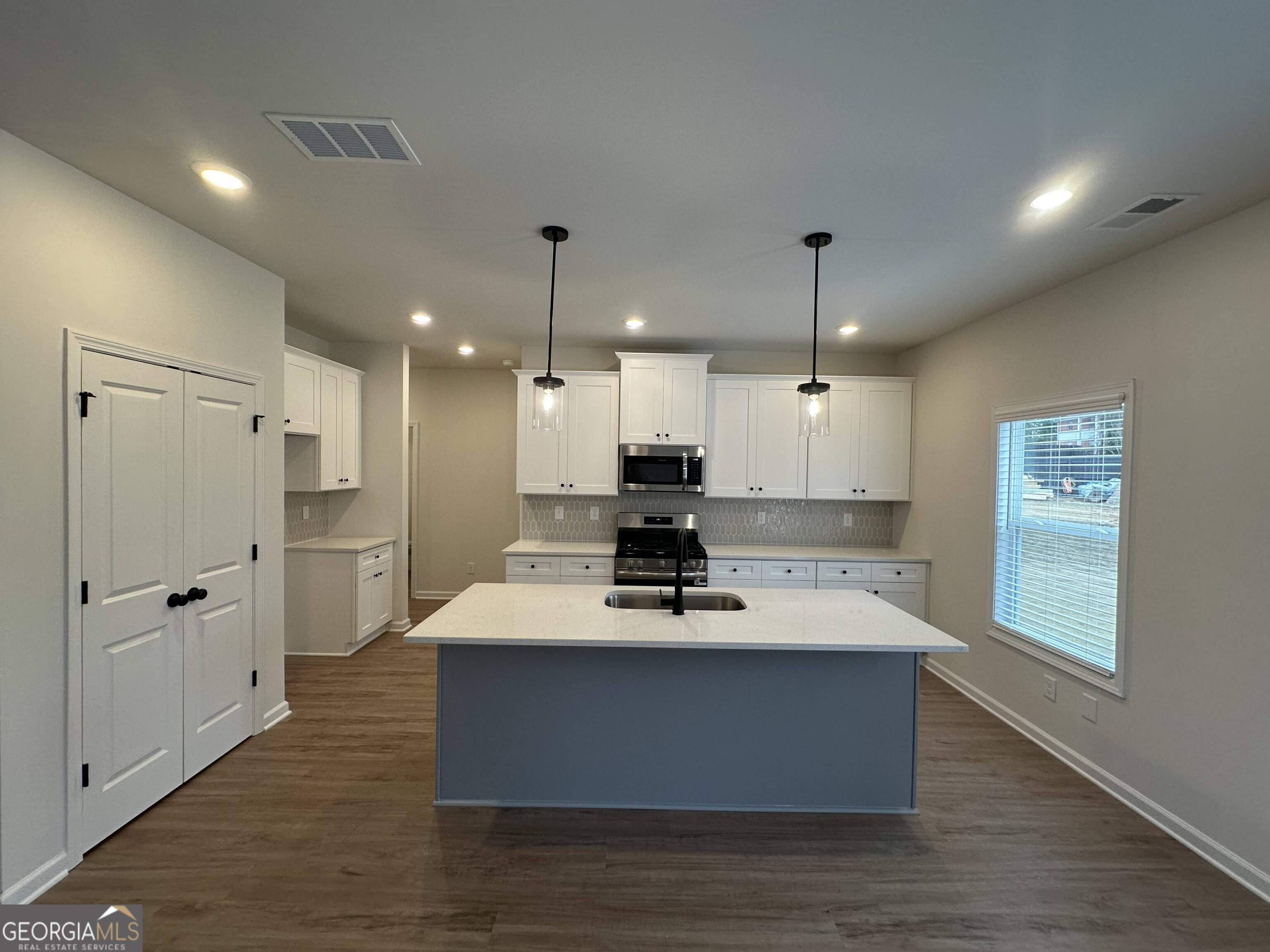 2965 Jefferson Street