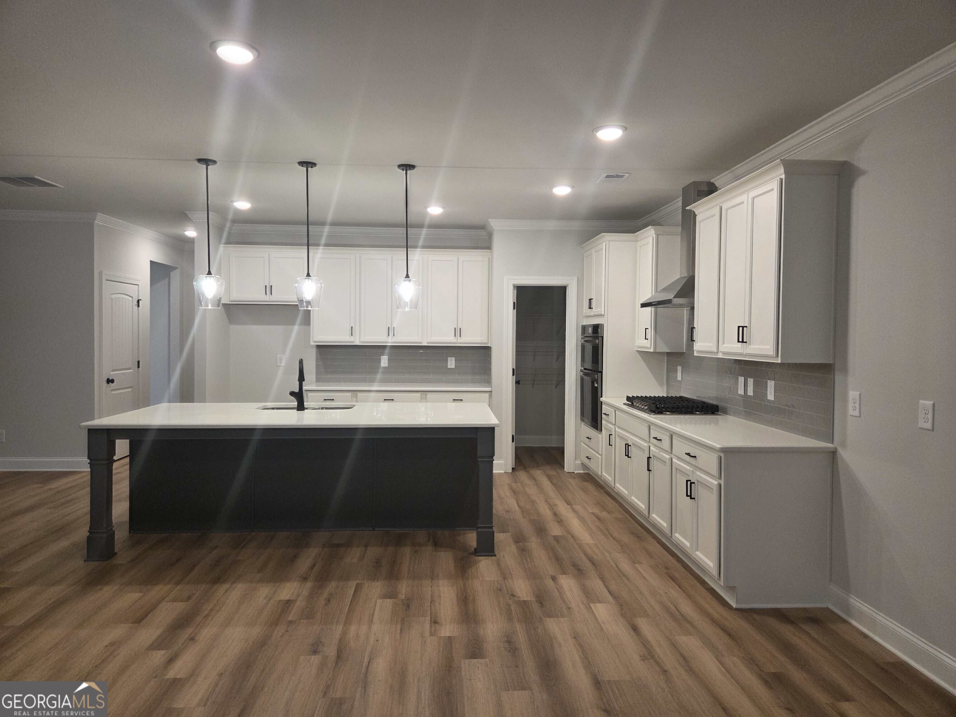 3245 Lions Ruby Lane