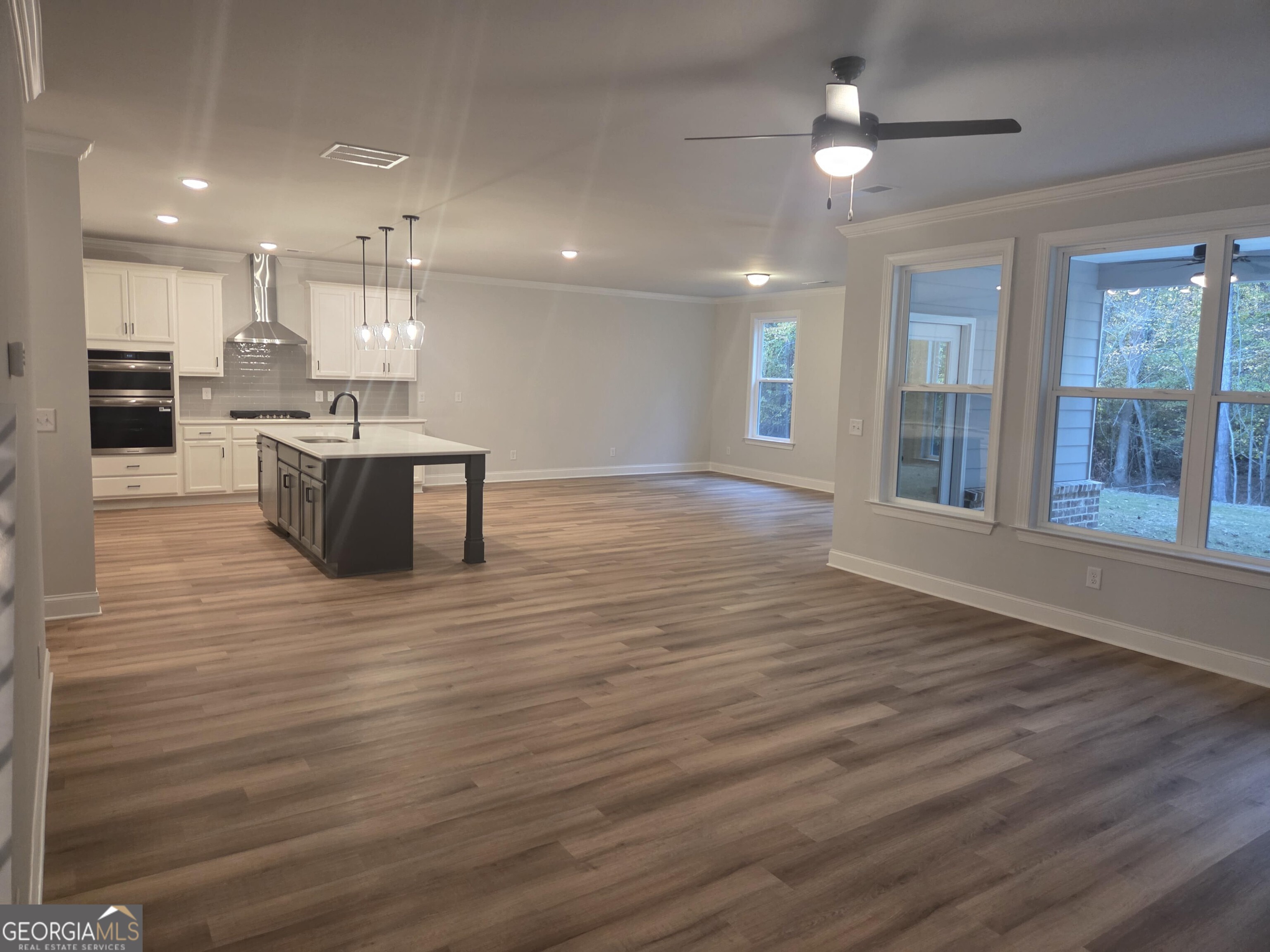 3245 Lions Ruby Lane