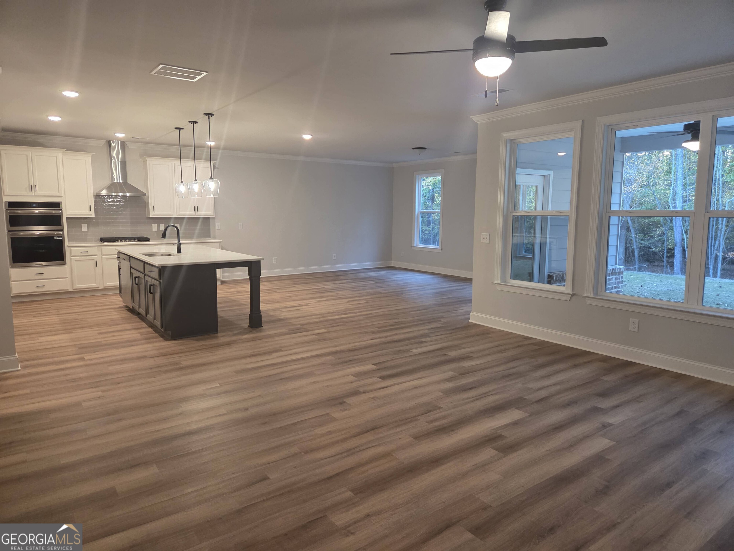 3245 Lions Ruby Lane