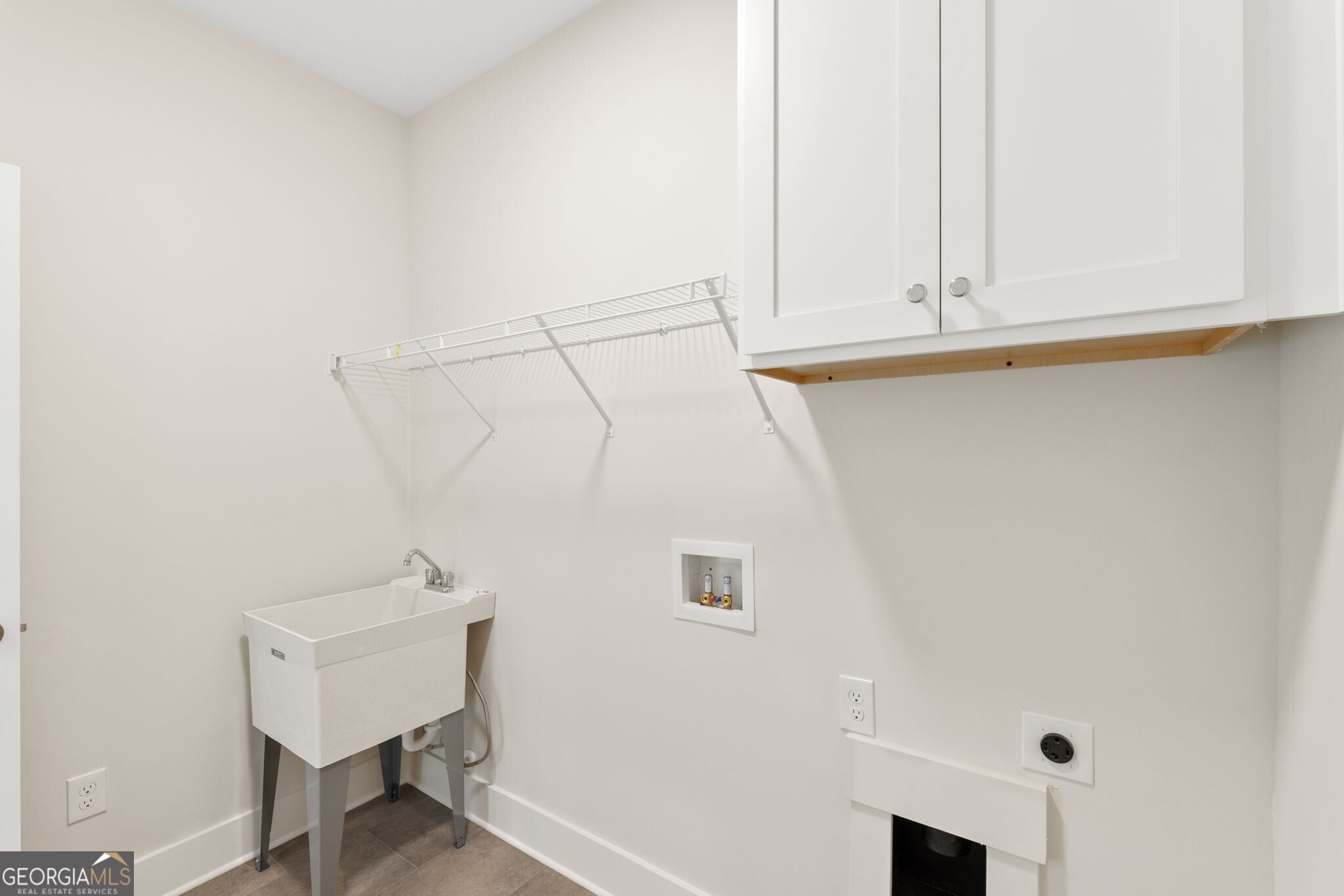 3375 Hillshire Drive