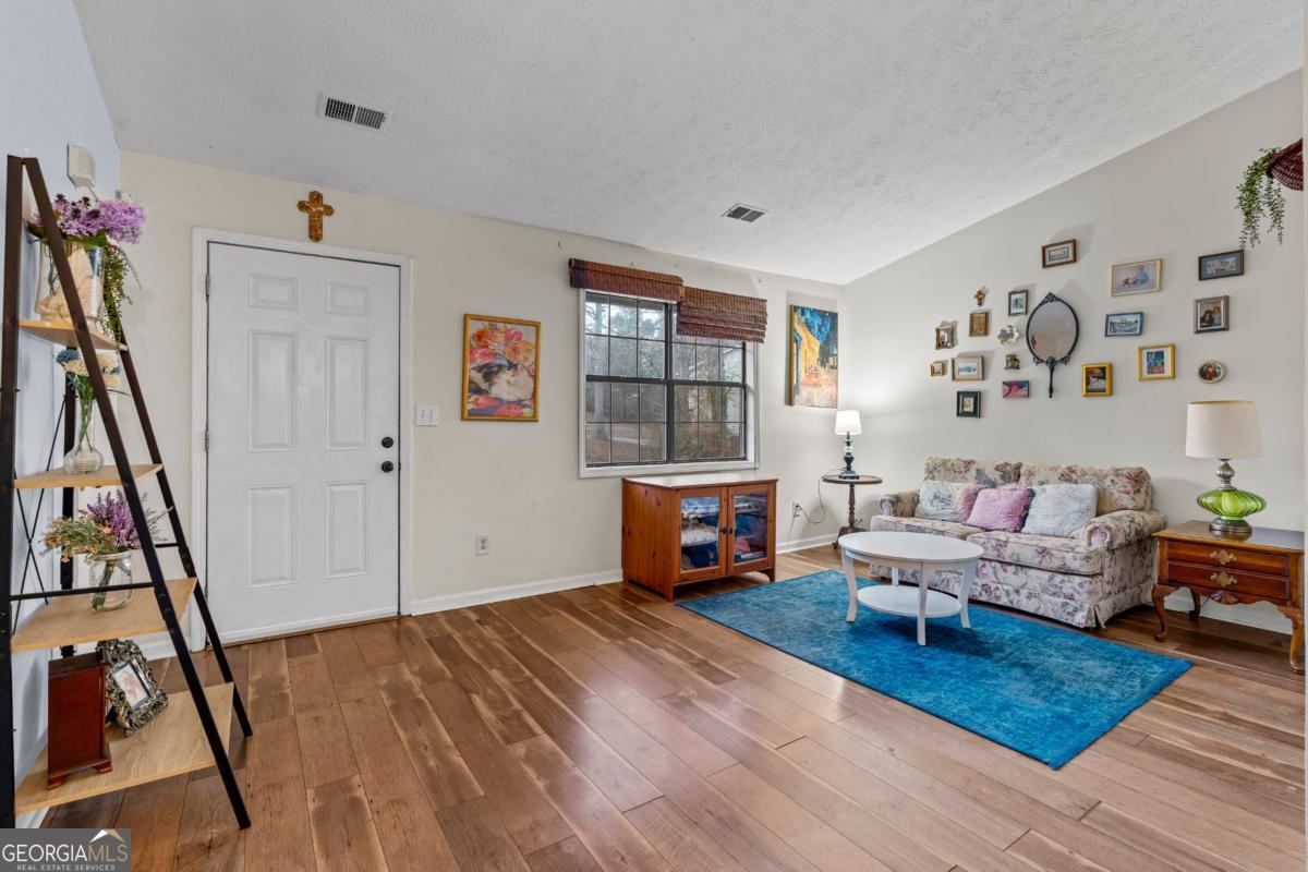 2220 Davis Oaks Court