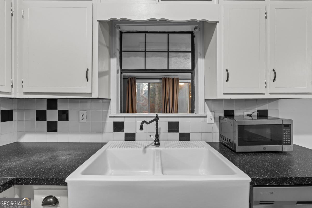 2220 Davis Oaks Court