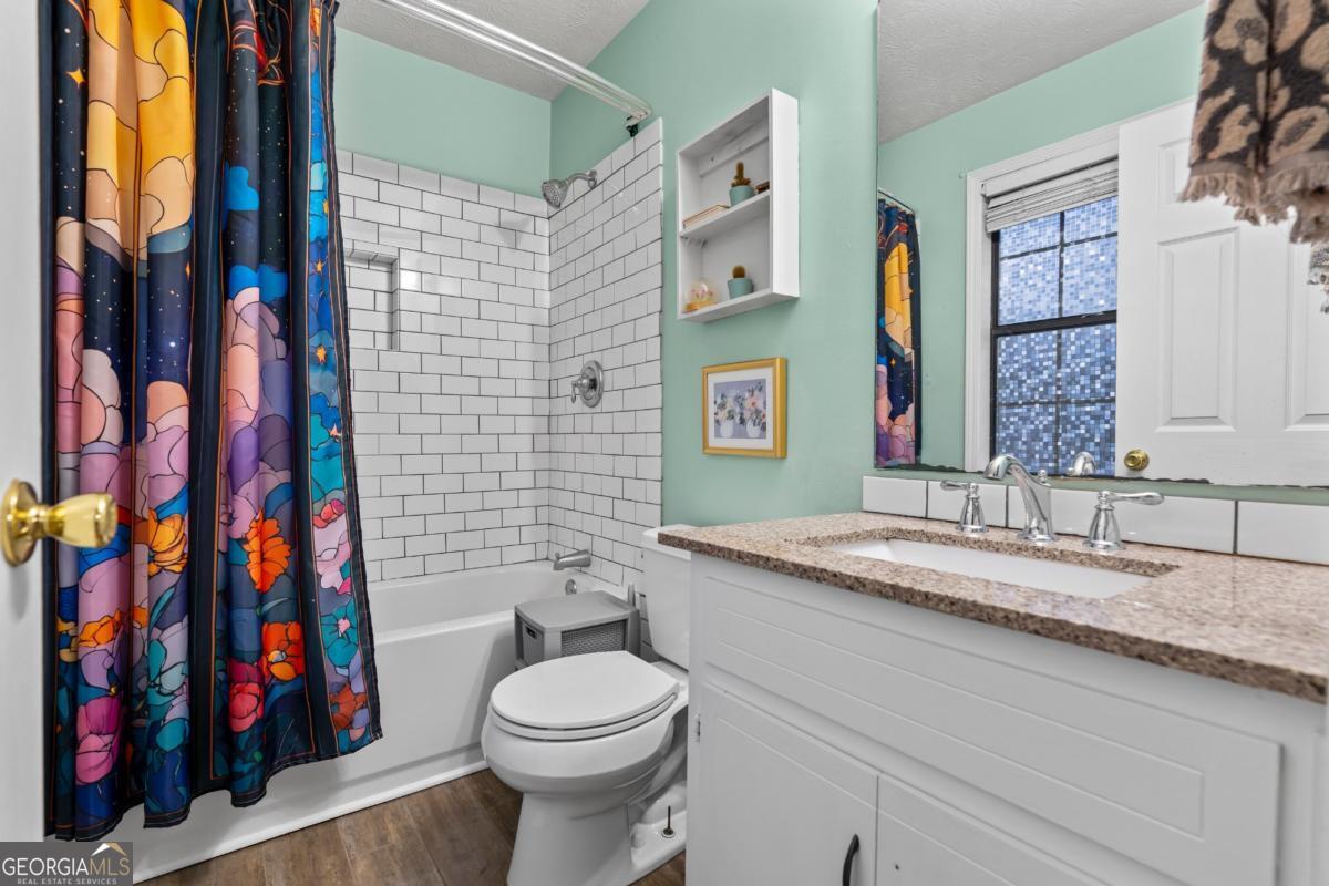 2220 Davis Oaks Court