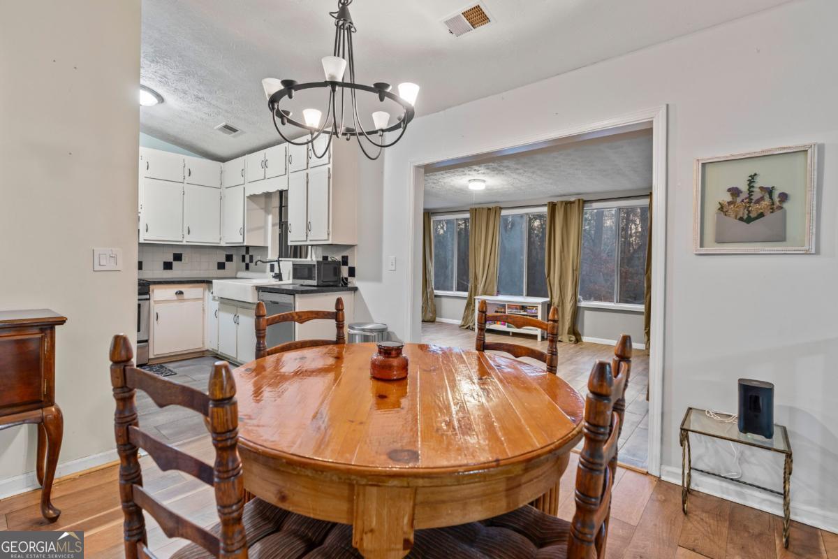 2220 Davis Oaks Court