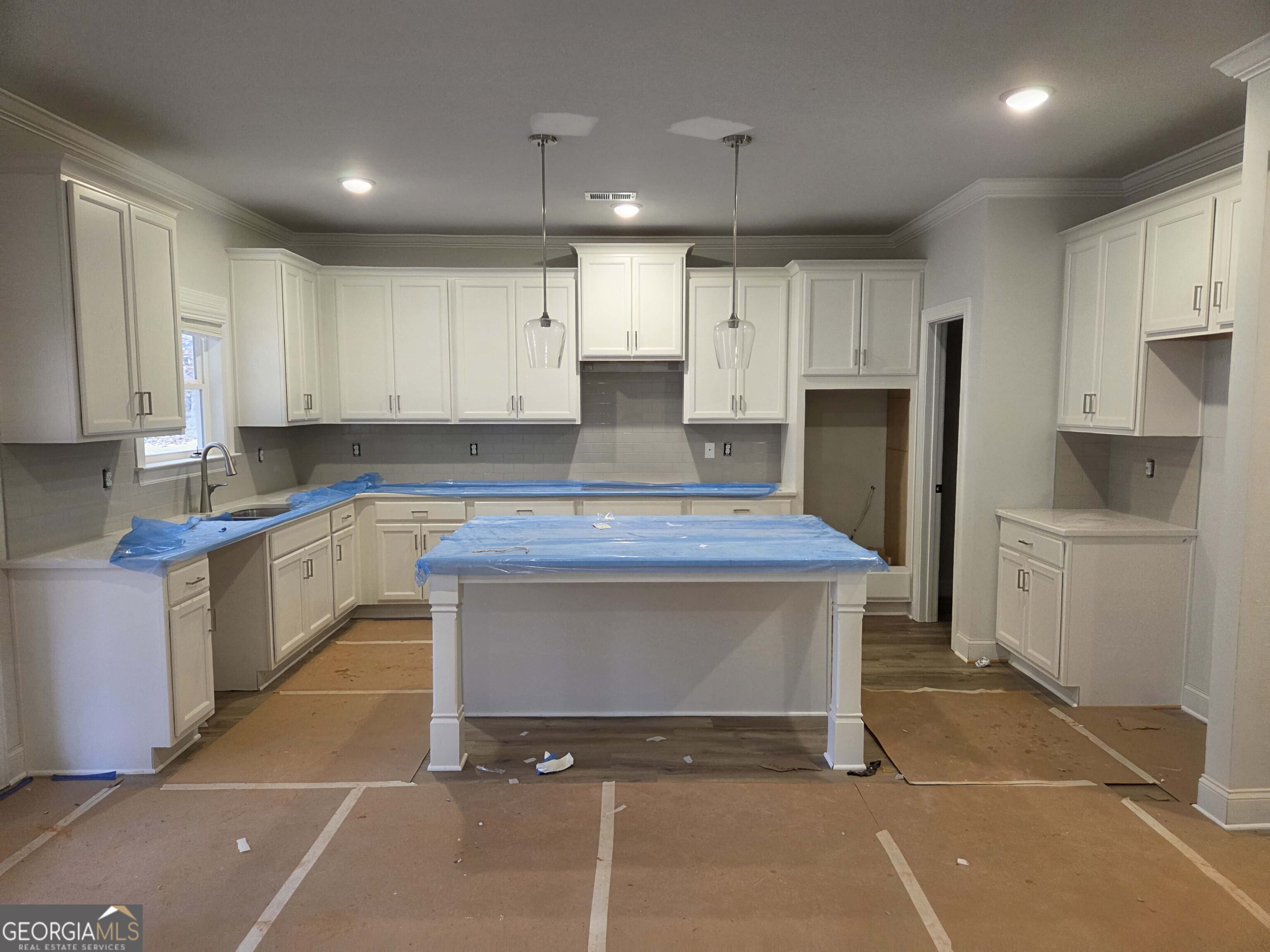 3240 Lions Ruby Lane