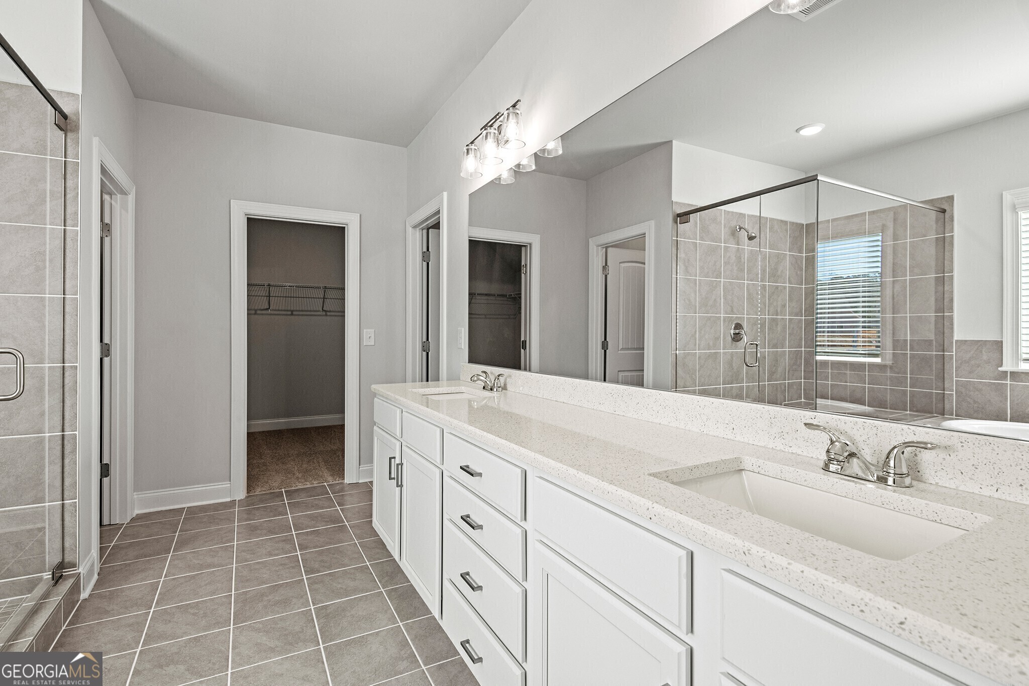 3240 Lions Ruby Lane