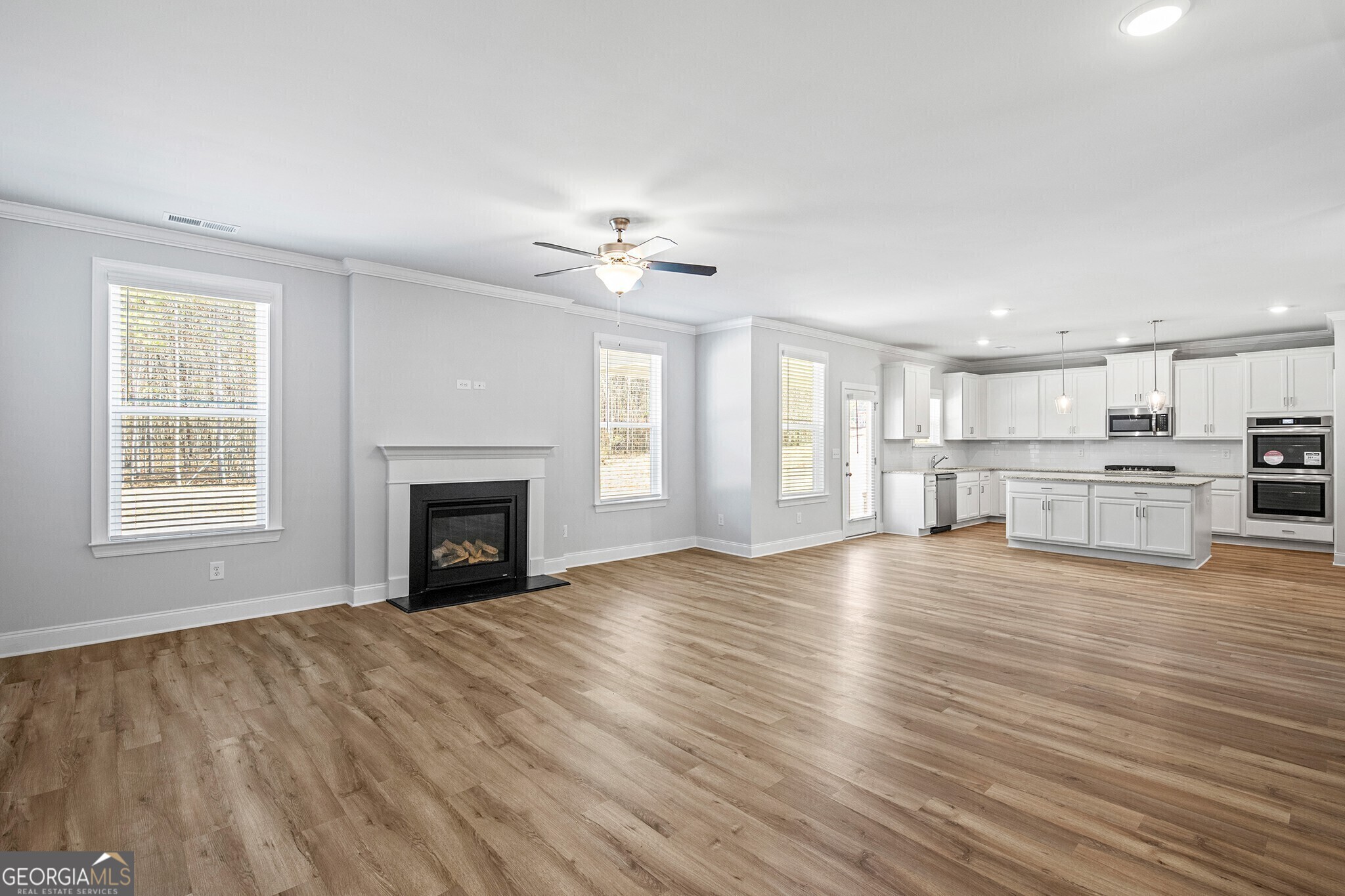 3240 Lions Ruby Lane