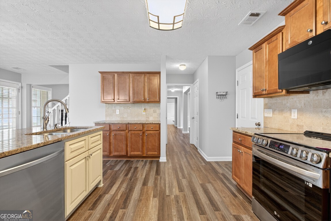 3338 Gardenside Walk