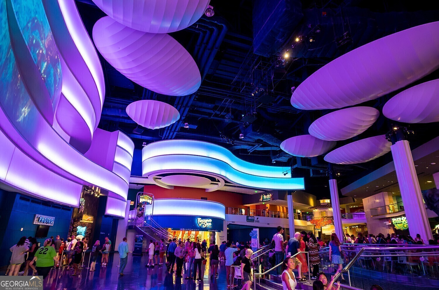 3261 Lions Ruby Lane