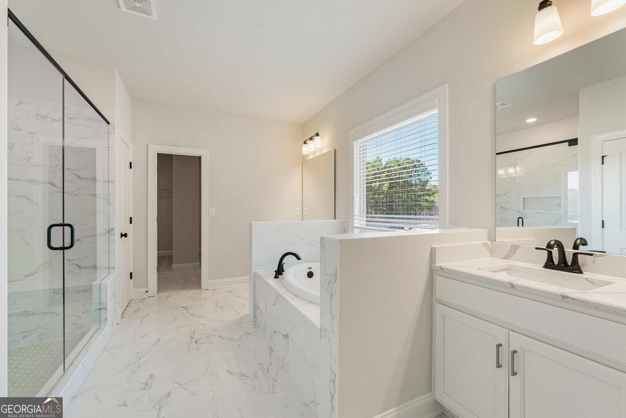 3261 Lions Ruby Lane