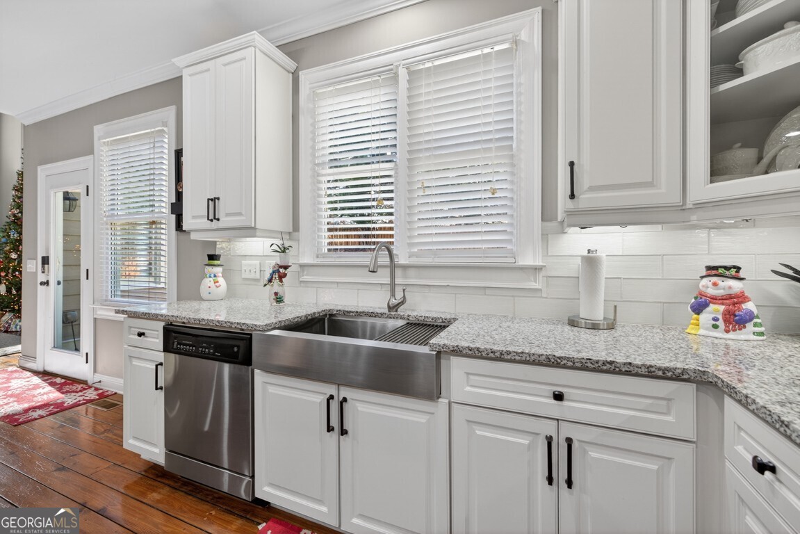 8023 Sleepy Lagoon Way