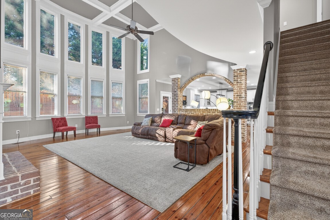 8023 Sleepy Lagoon Way