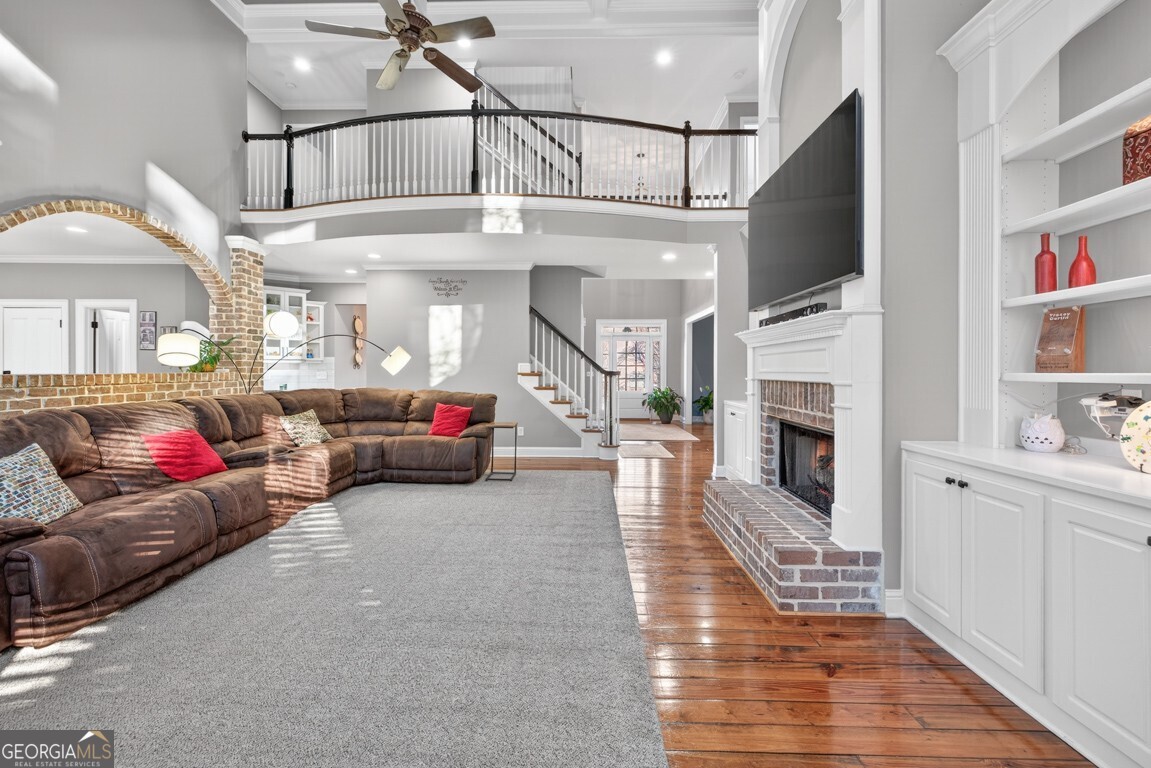 8023 Sleepy Lagoon Way