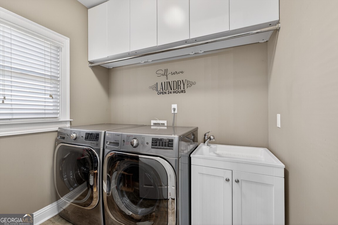 8023 Sleepy Lagoon Way