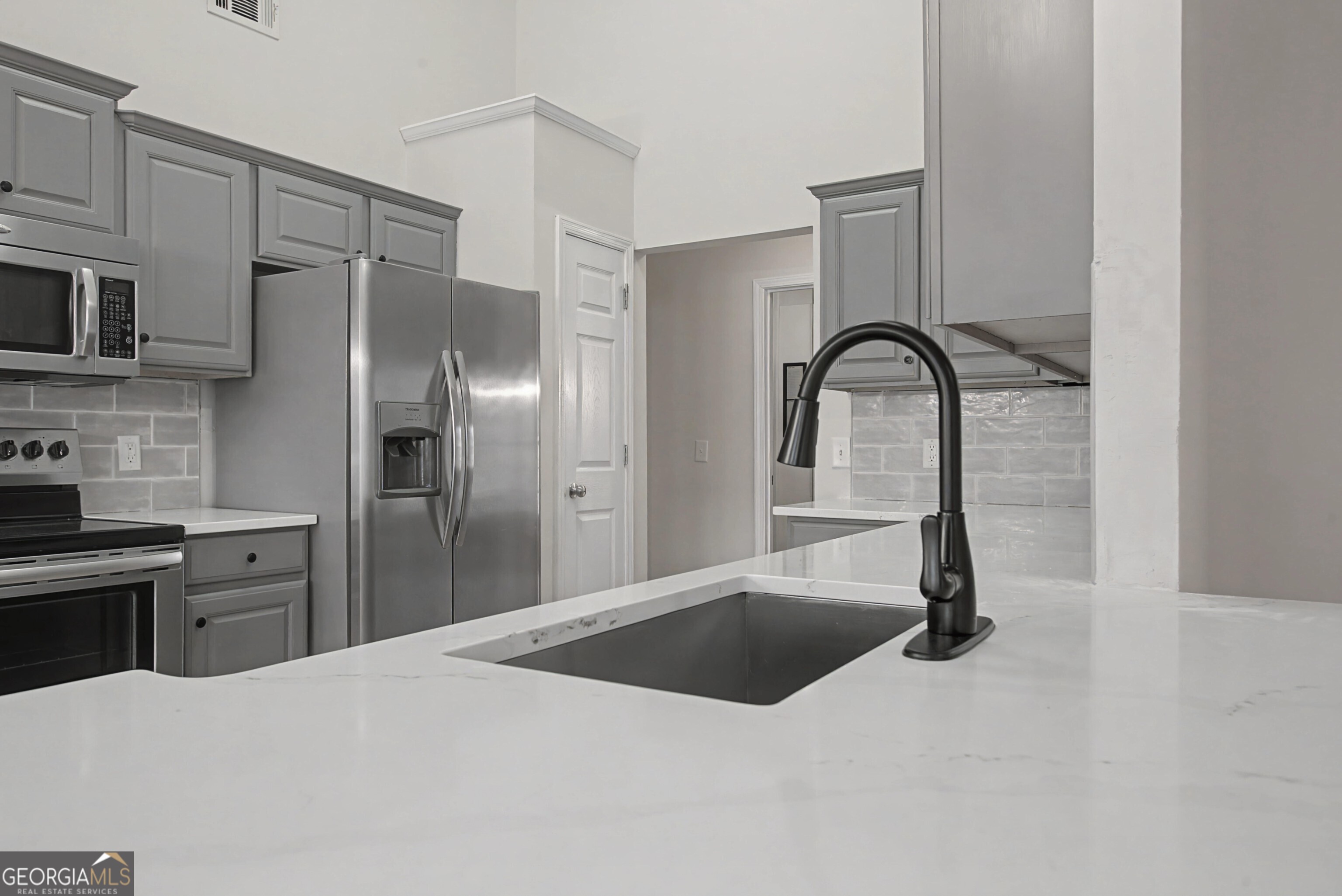 4235 Crestwood Bend Circle