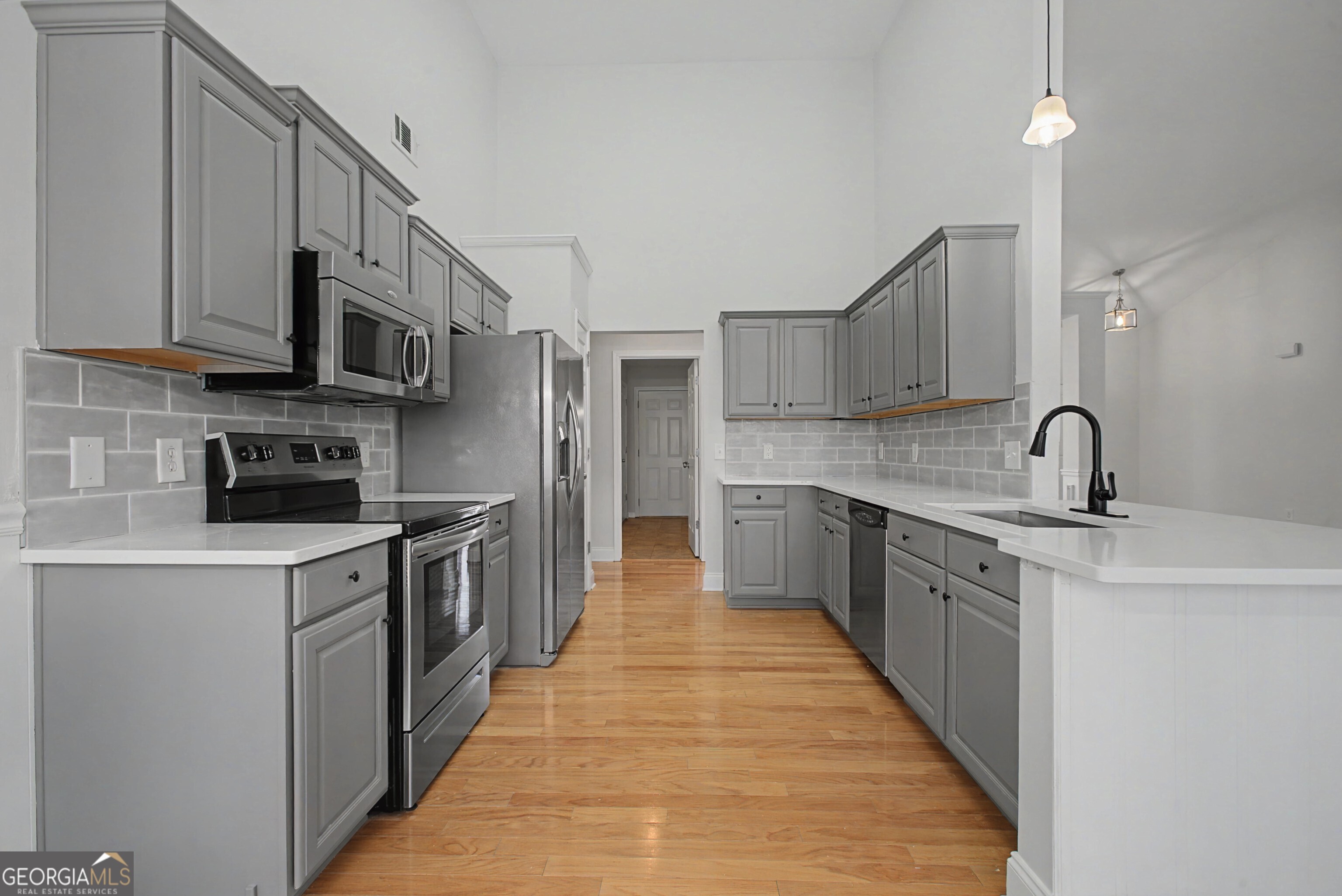 4235 Crestwood Bend Circle