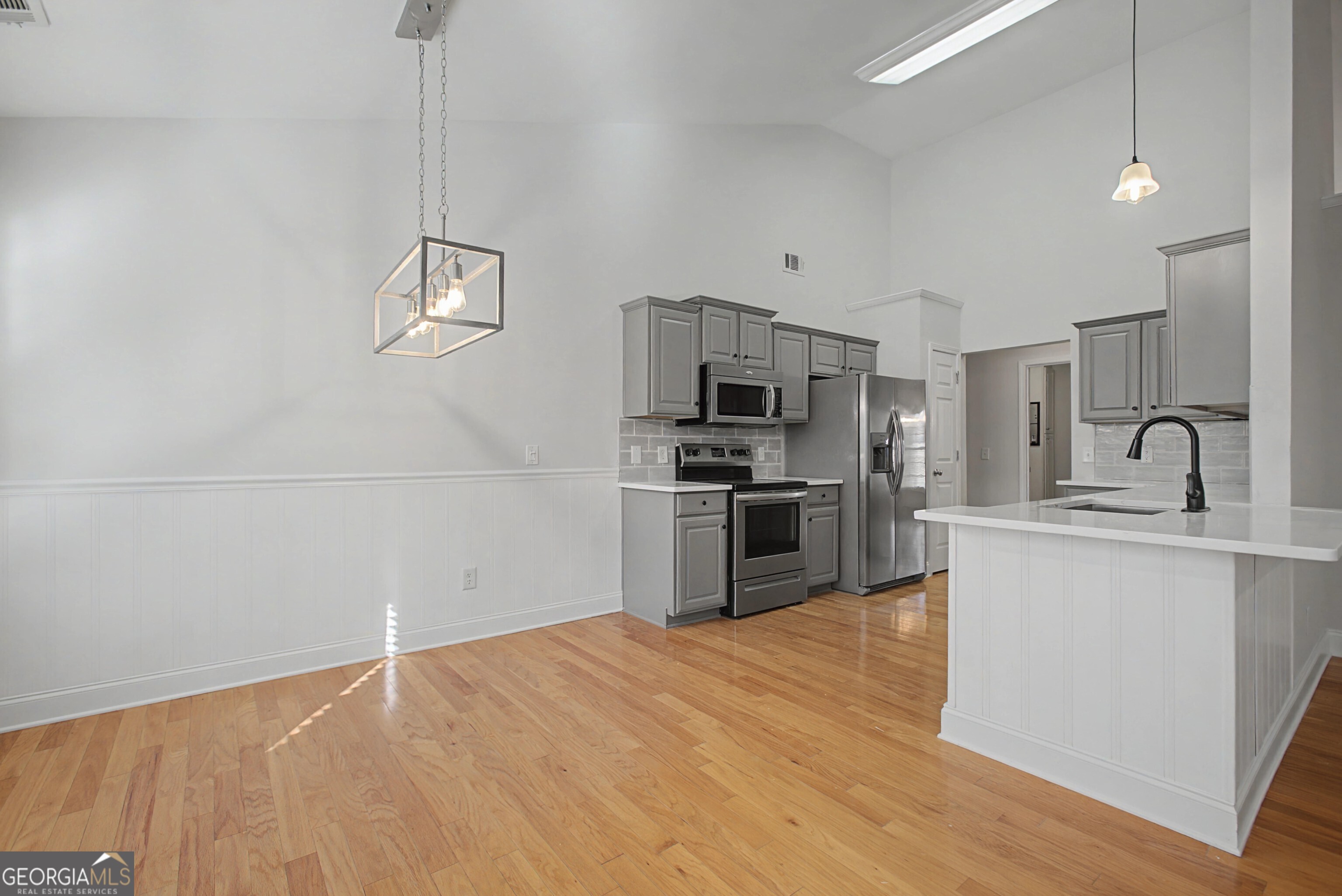 4235 Crestwood Bend Circle