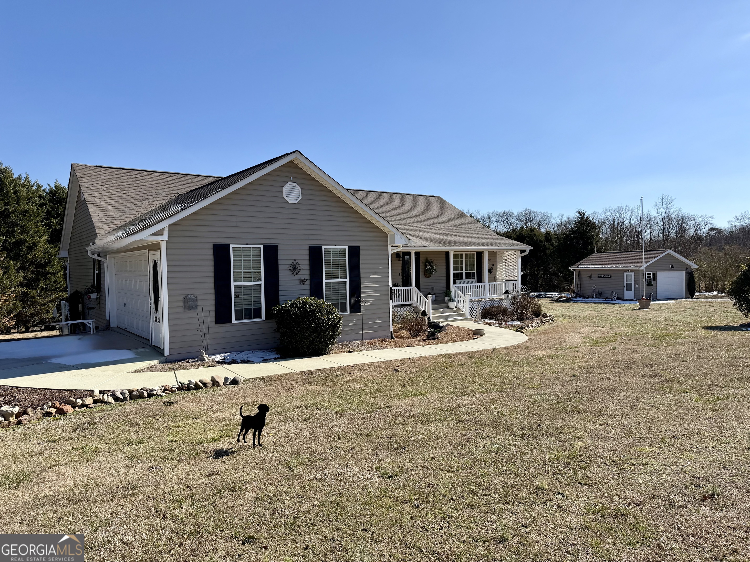 733 Woodland Way
