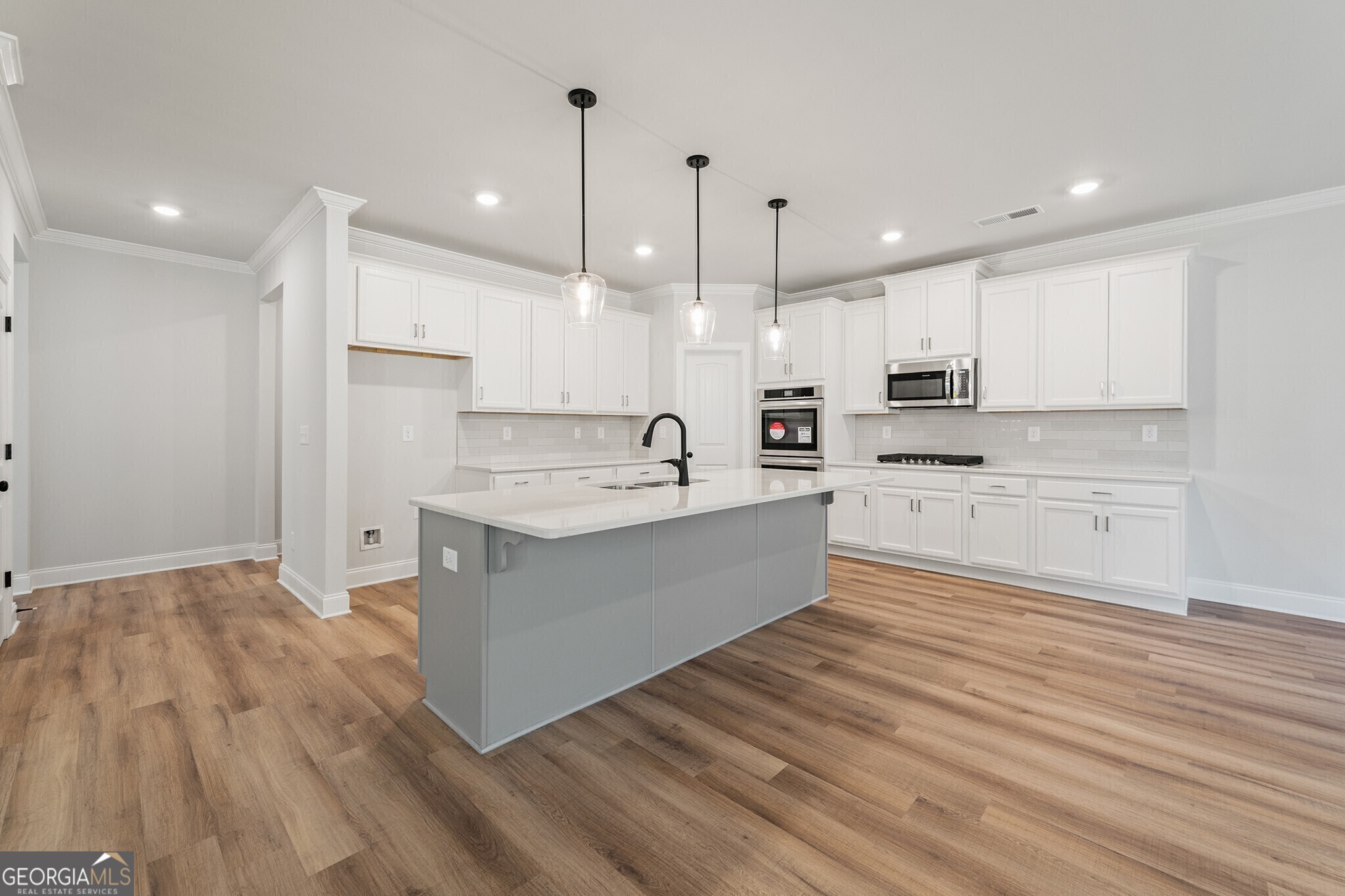 3264 Lions Ruby Lane