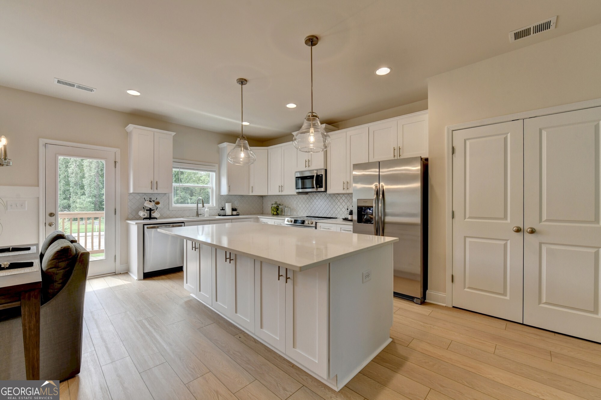 850 Glennferry Bend SW