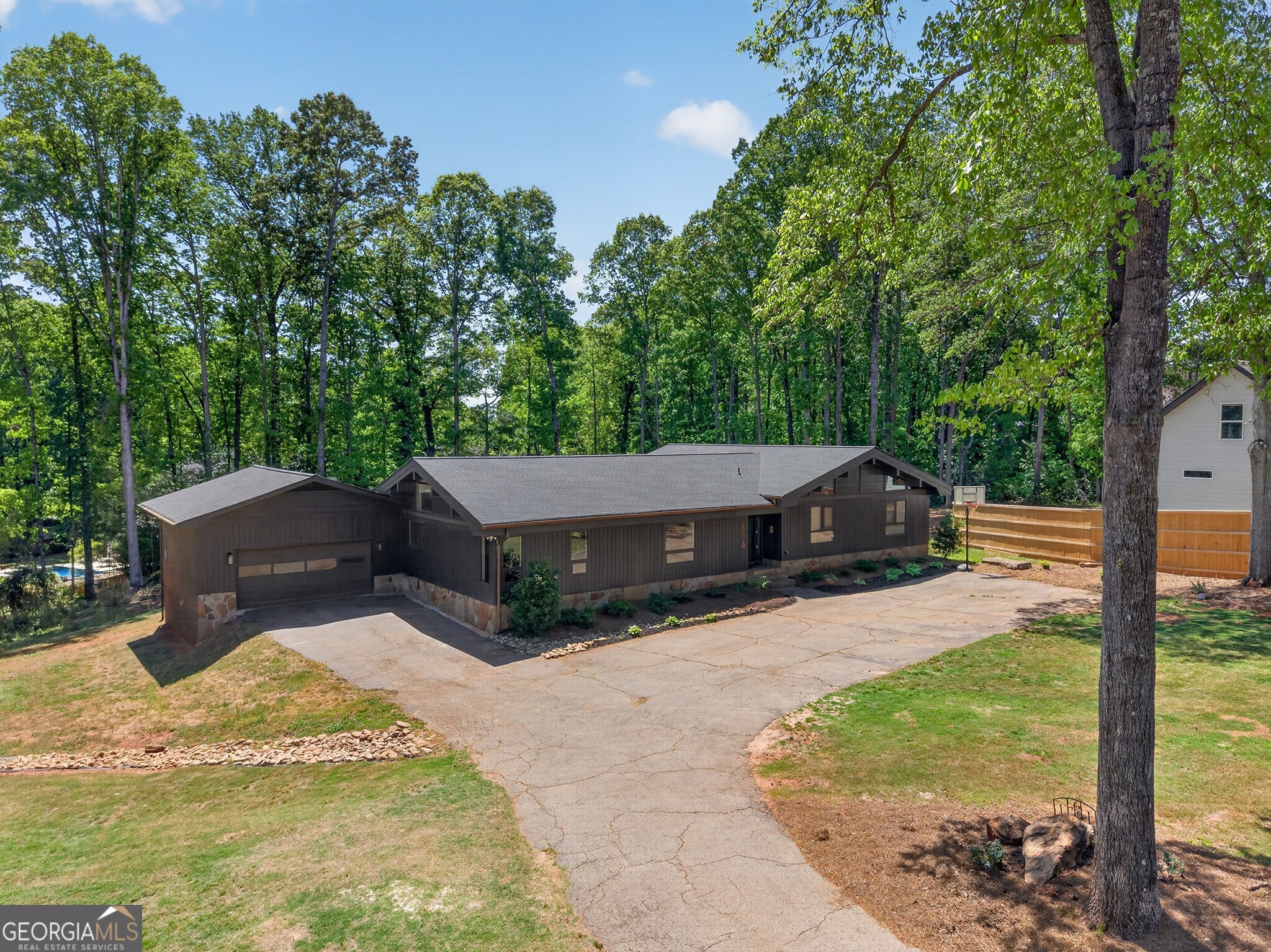 506 Breedlove Drive