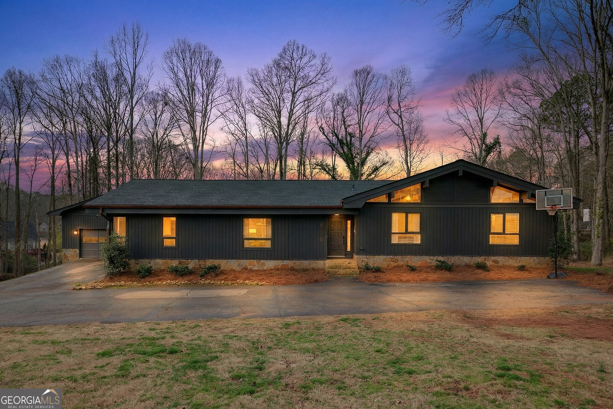 506 Breedlove Drive