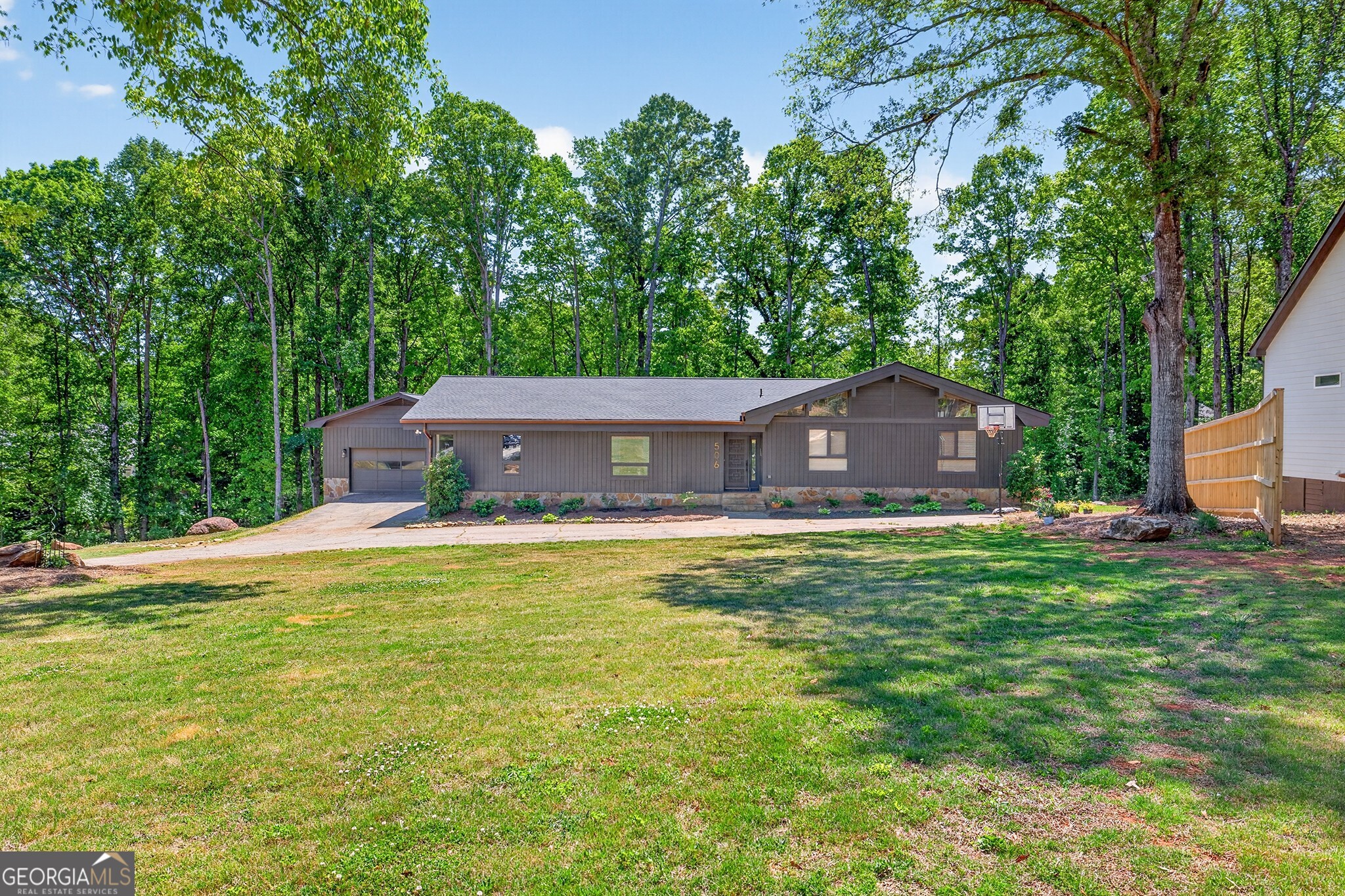 506 Breedlove Drive
