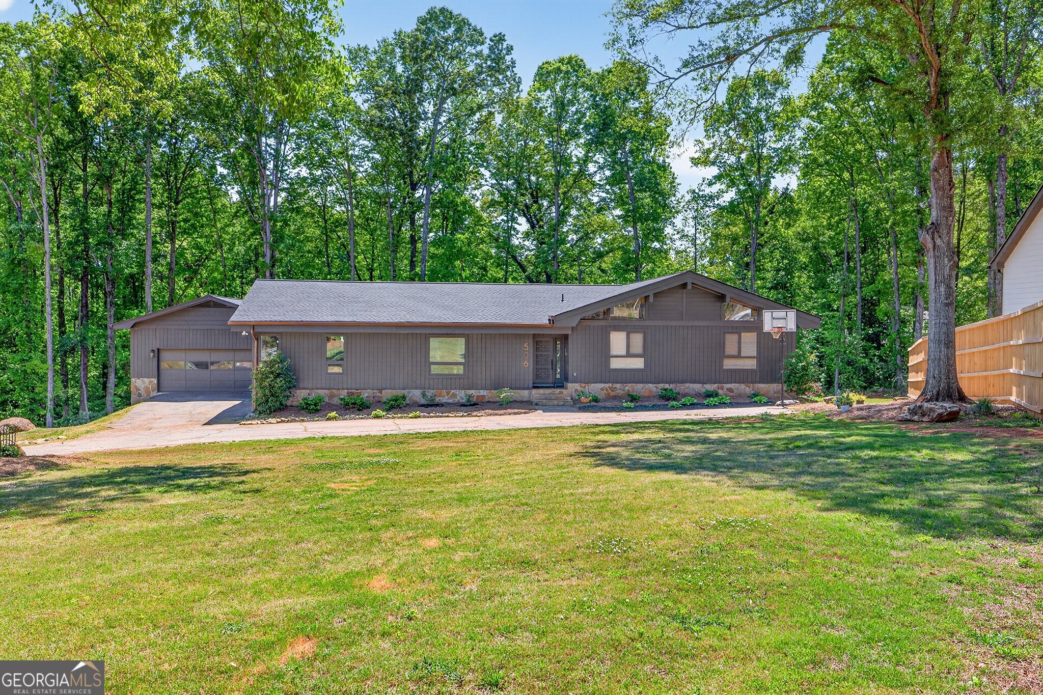 506 Breedlove Drive