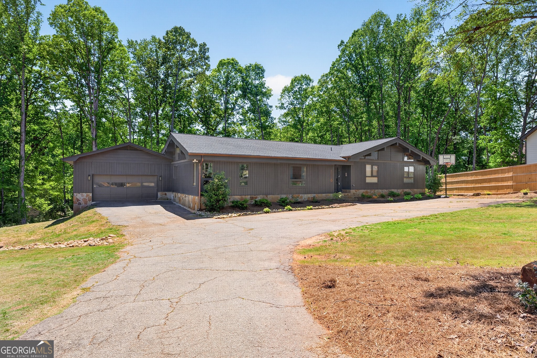506 Breedlove Drive