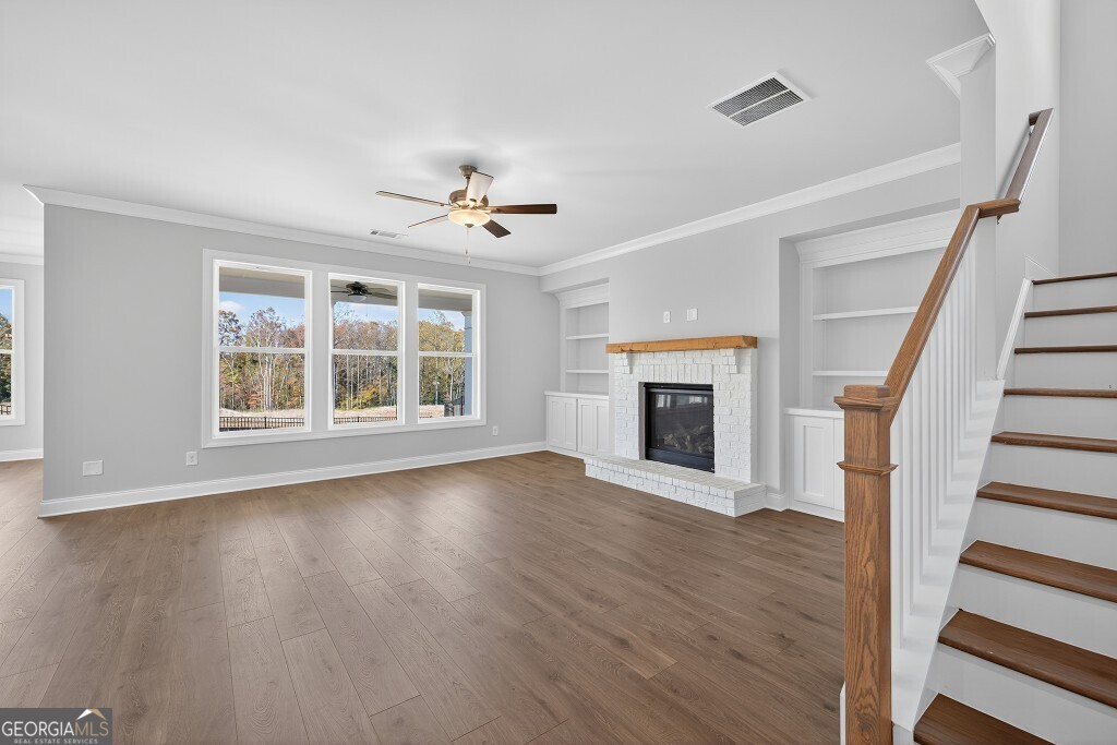 5662 Evelyn Lane