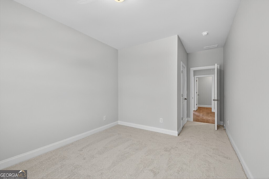 5662 Evelyn Lane