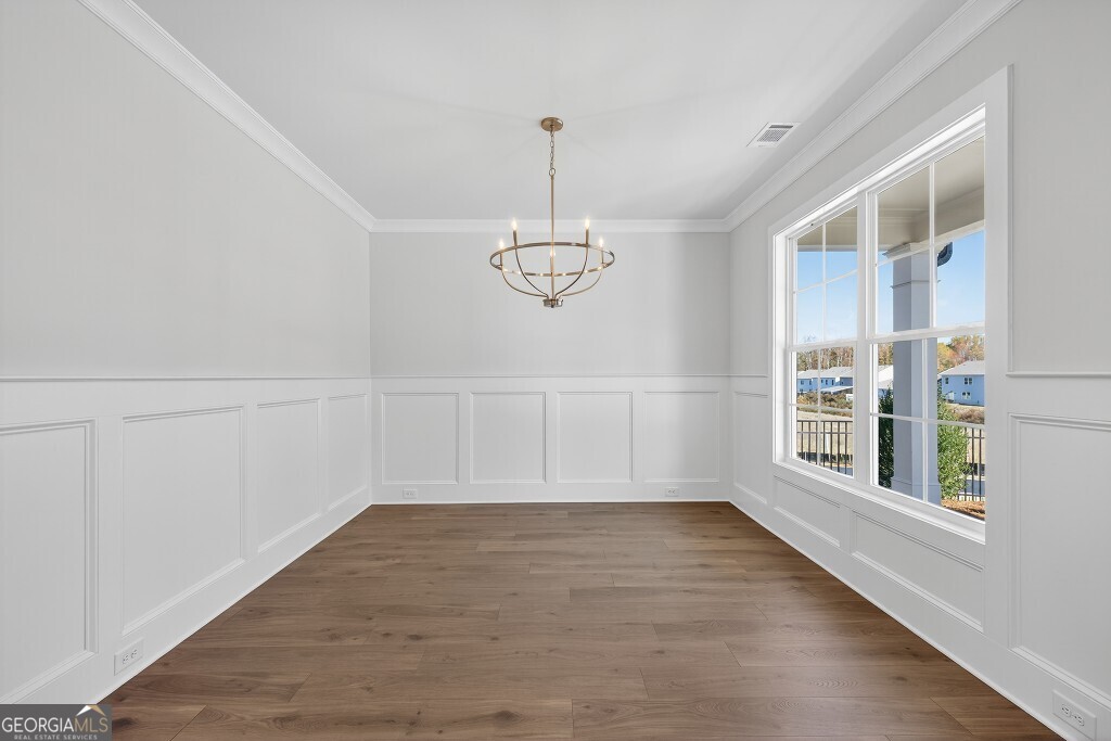 5662 Evelyn Lane