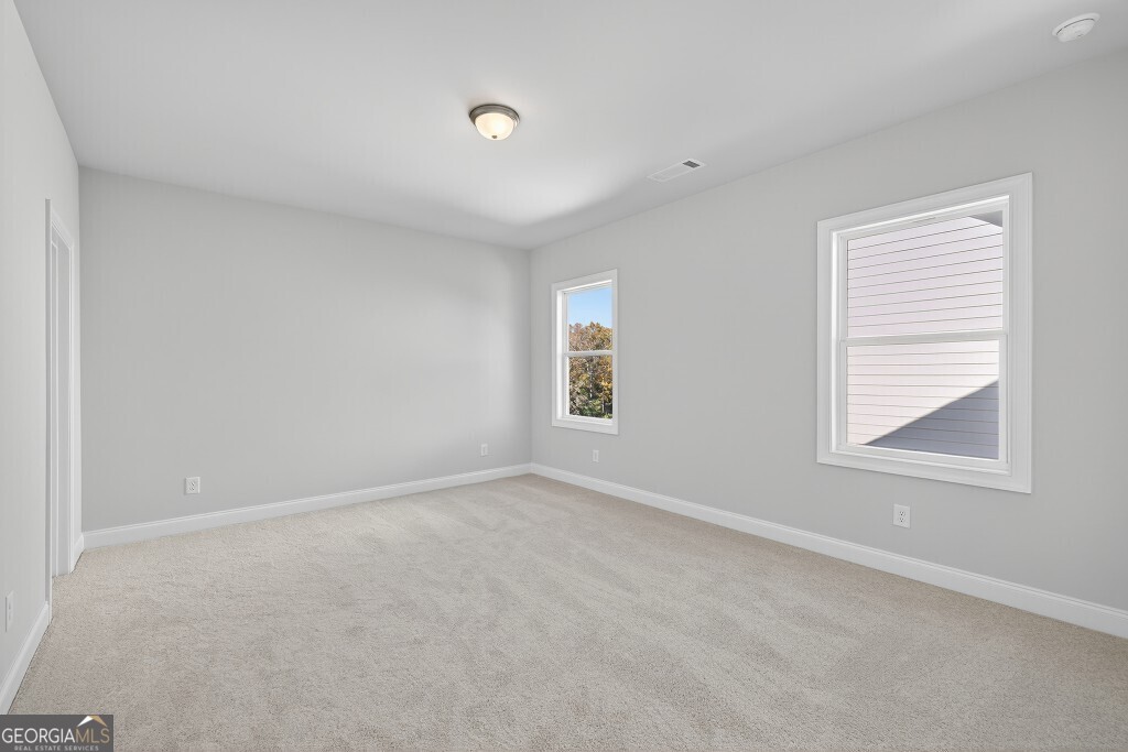 5662 Evelyn Lane