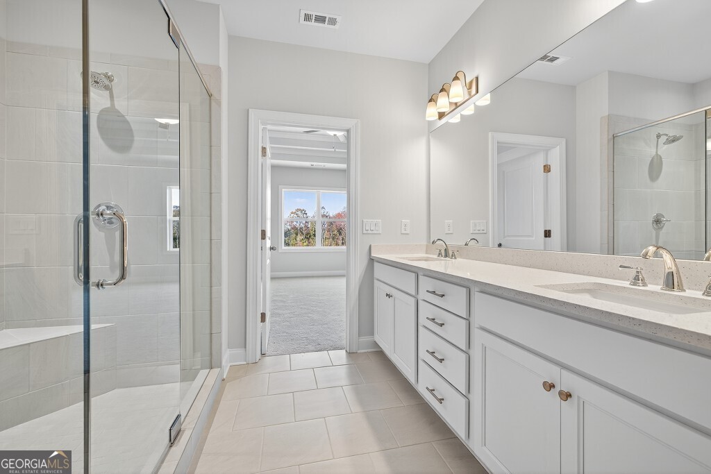 5662 Evelyn Lane