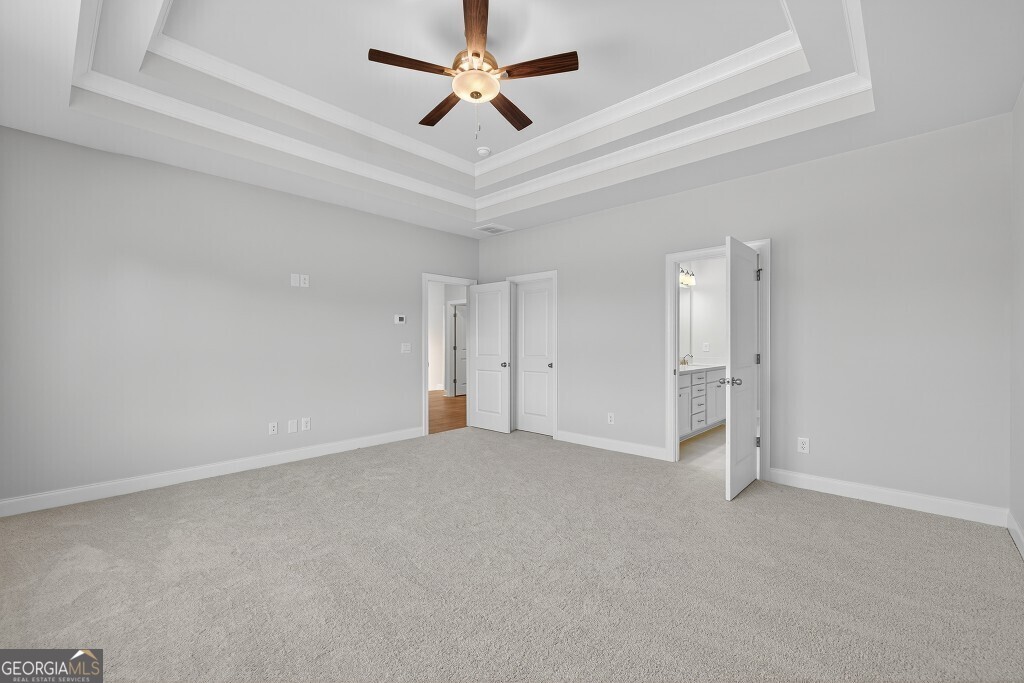 5662 Evelyn Lane