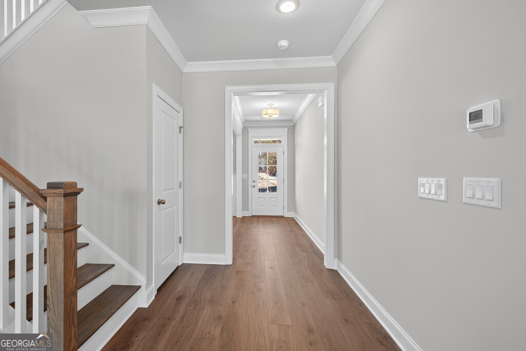 5662 Evelyn Lane