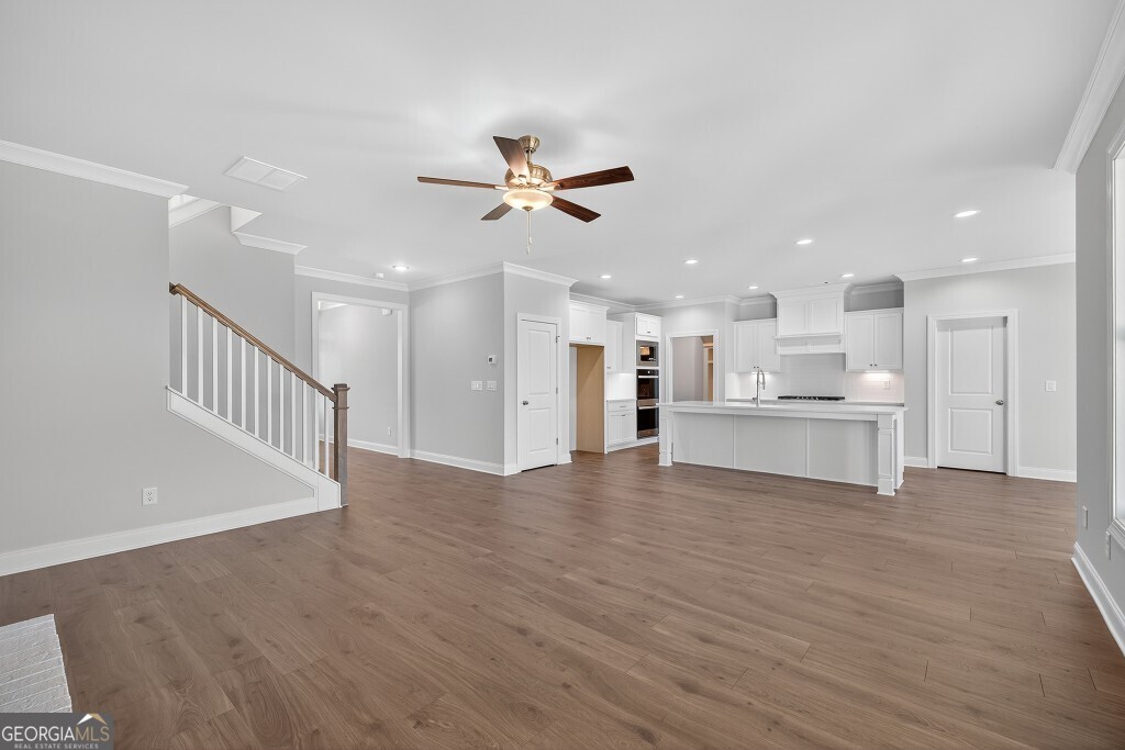 5662 Evelyn Lane