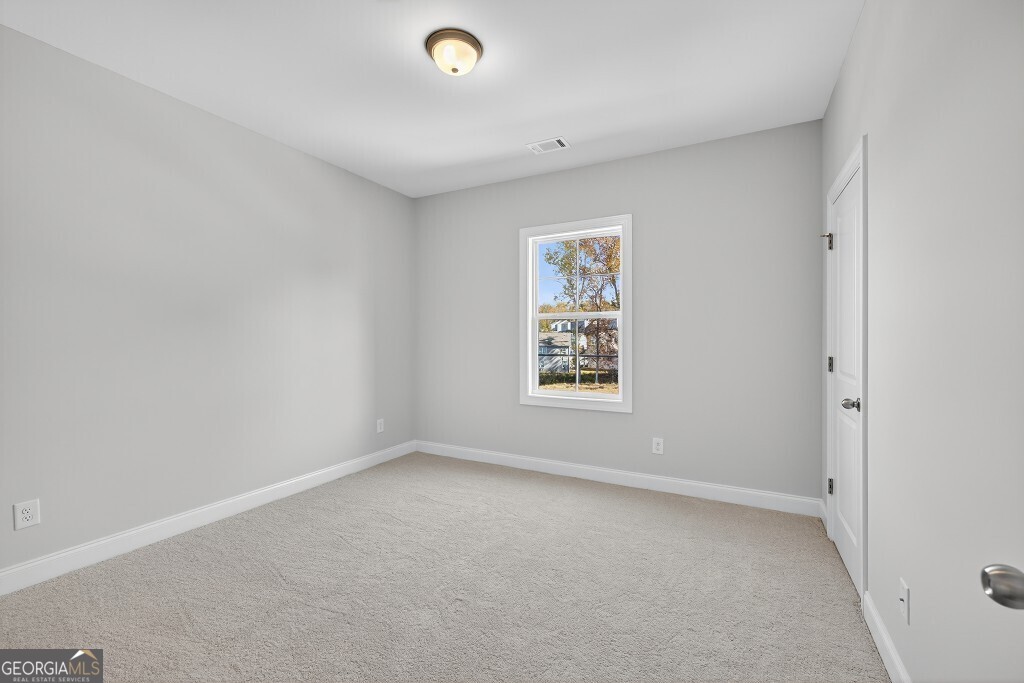 5662 Evelyn Lane