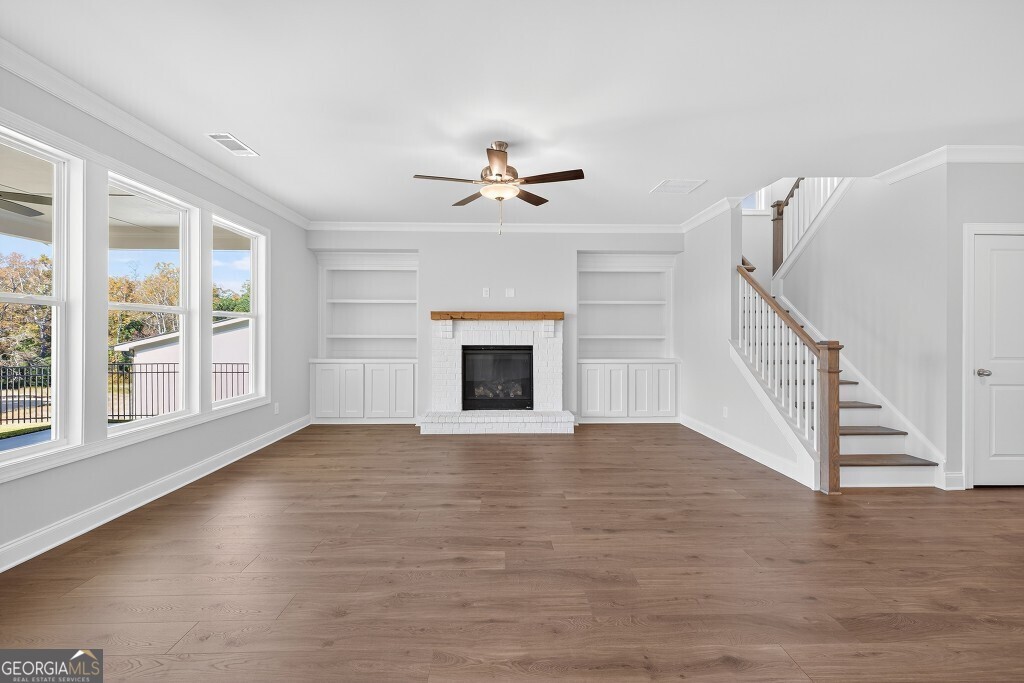 5662 Evelyn Lane