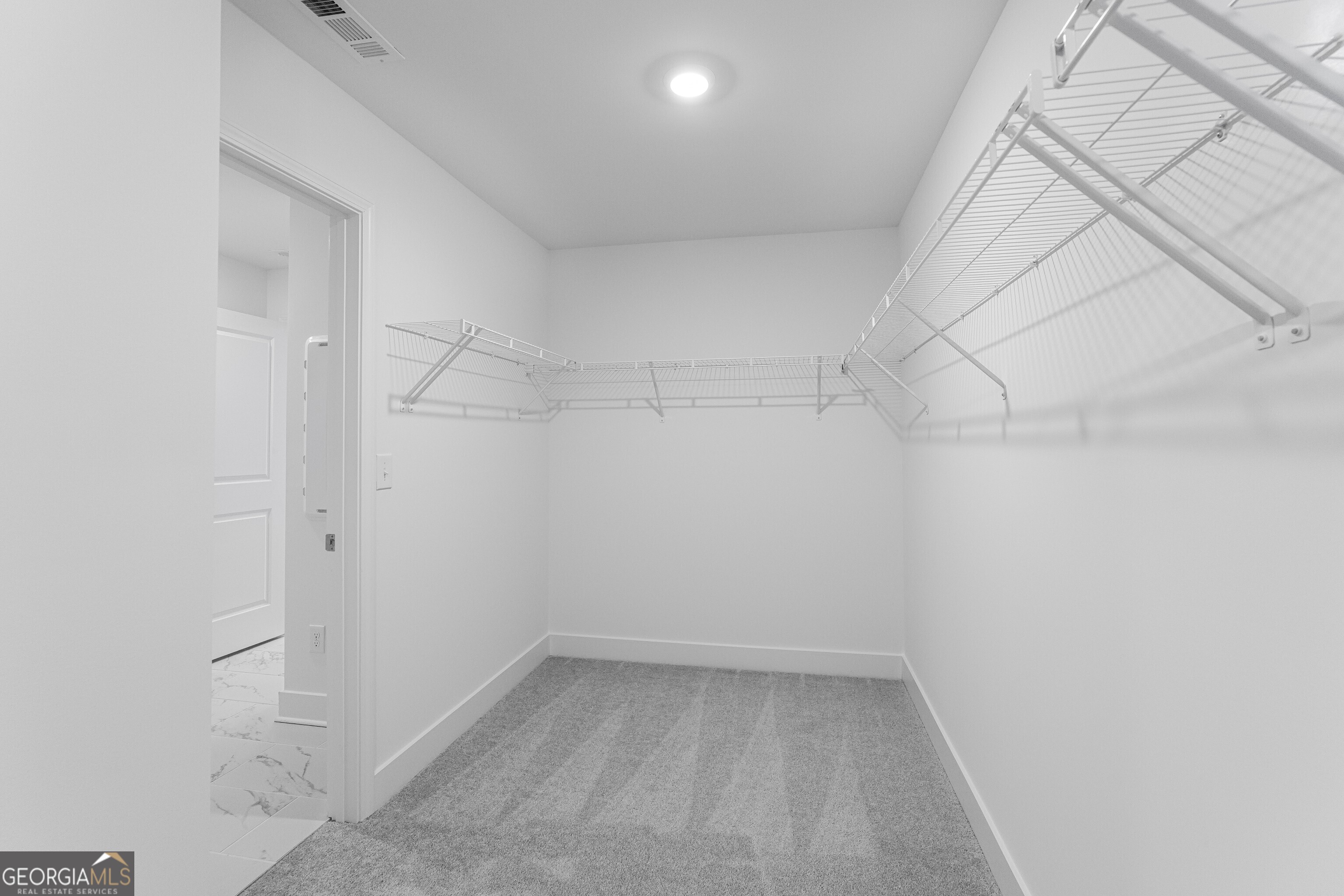 1040 Reagan Drive