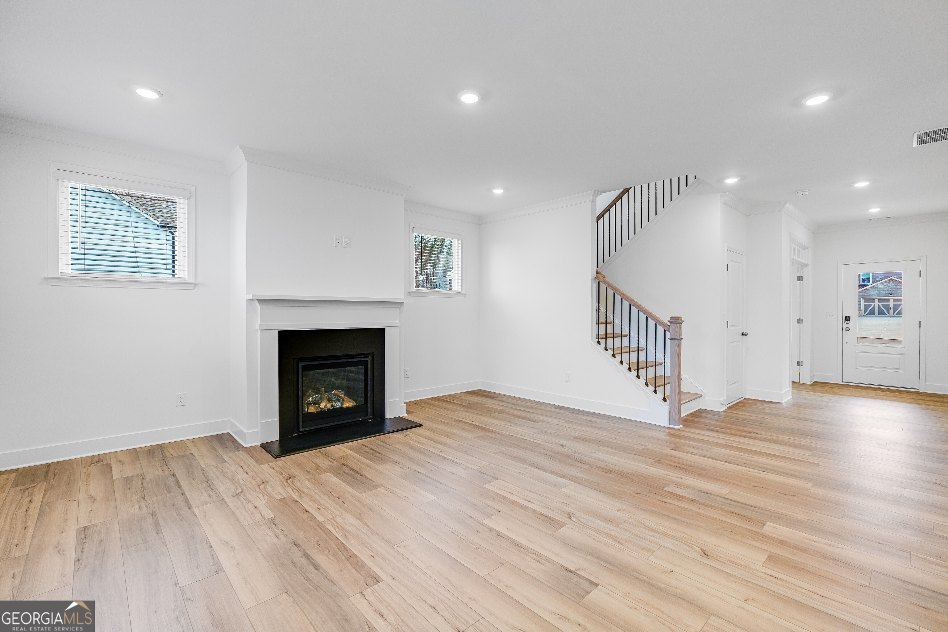 1040 Reagan Drive