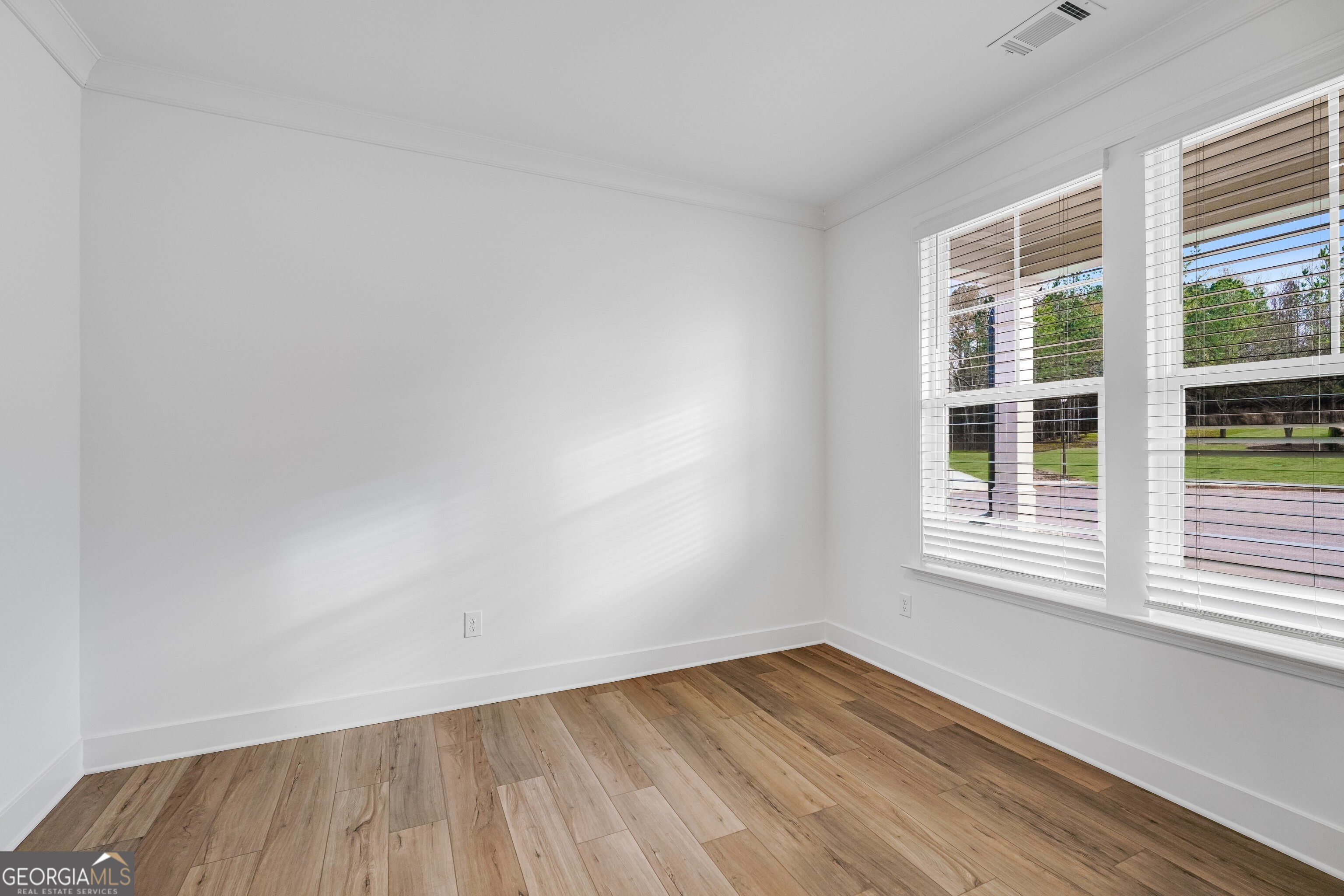 1040 Reagan Drive