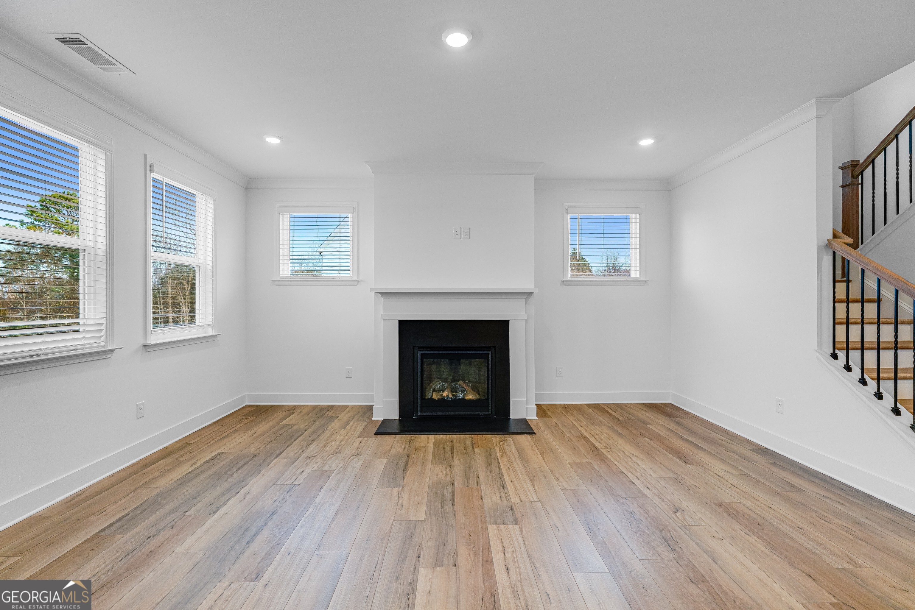 1040 Reagan Drive