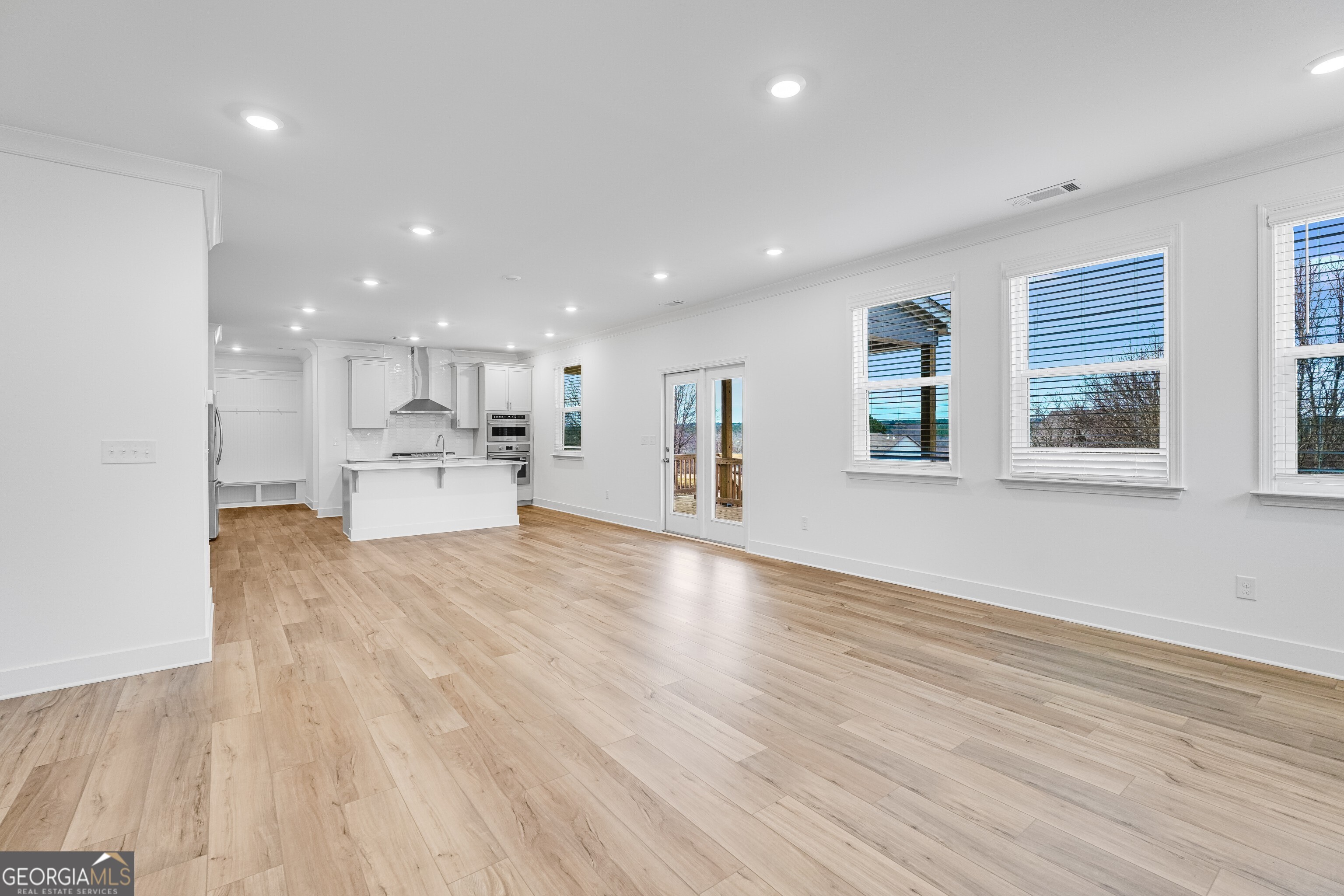 1040 Reagan Drive