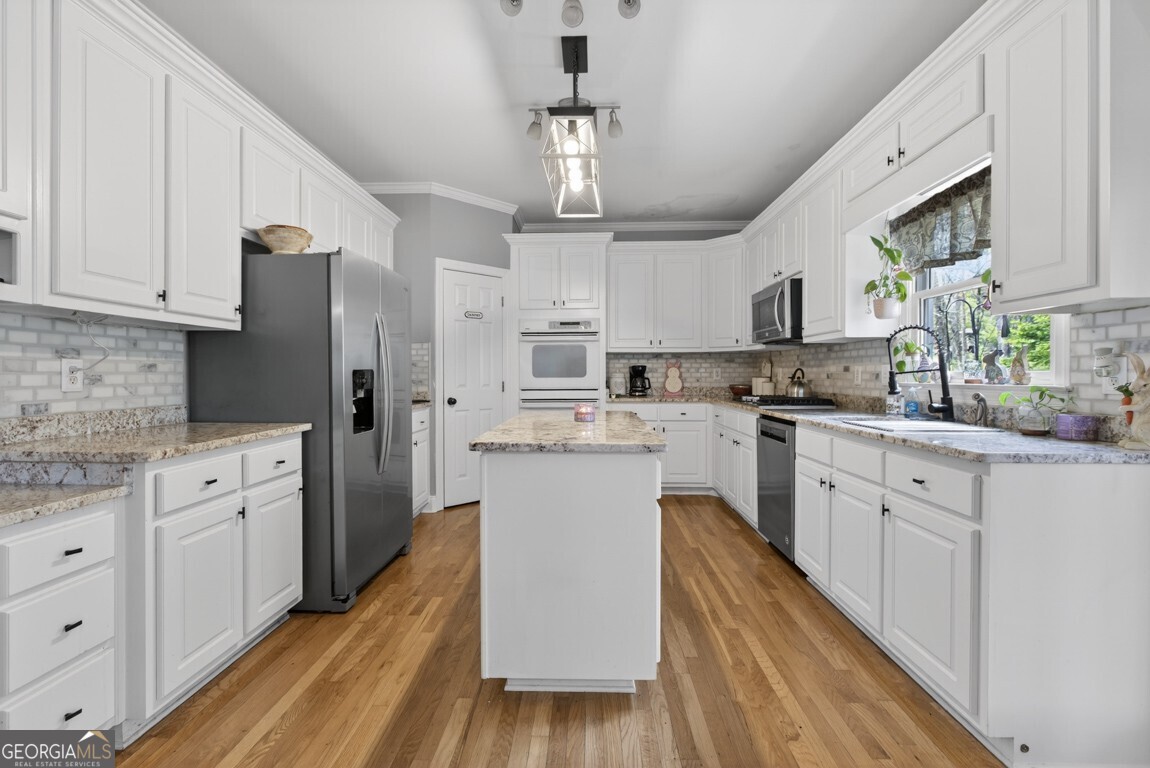 2115 Lee Patrick Drive