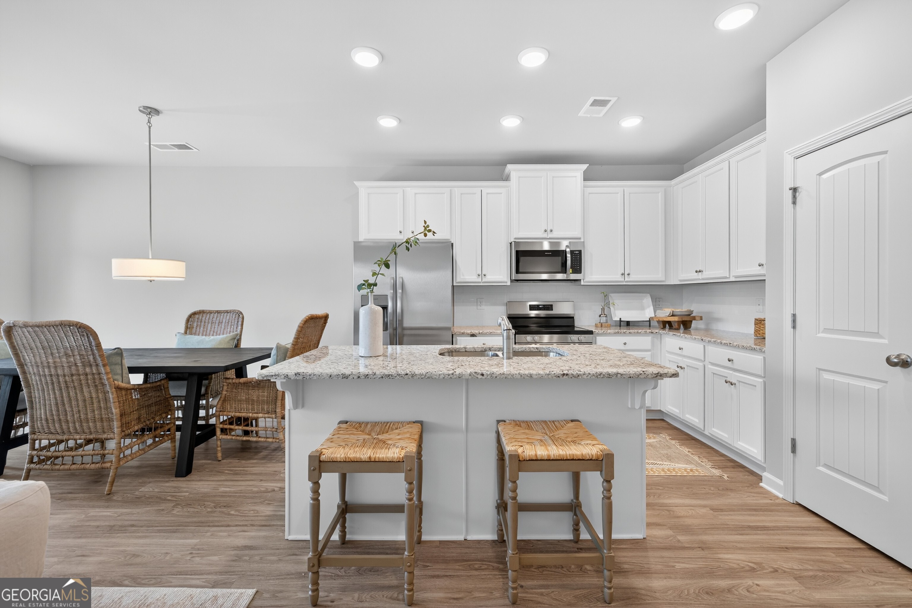 2837 Lillian Lane