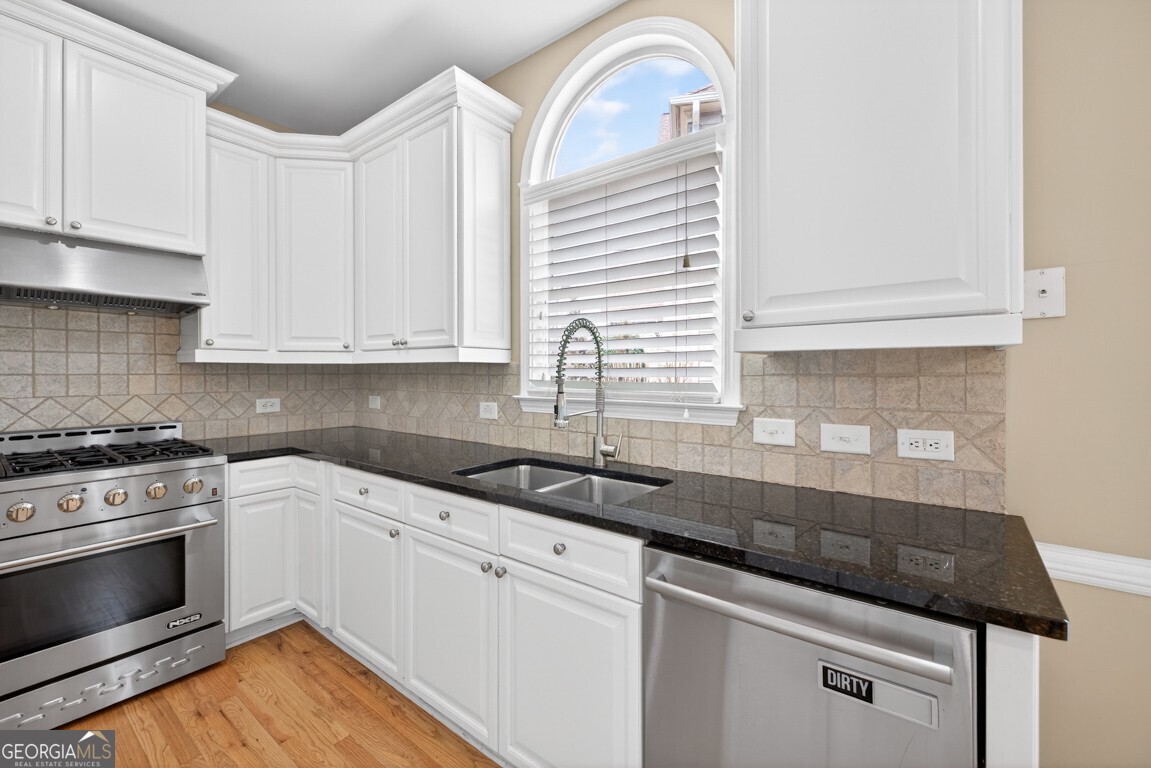 4207 Wyndam Hill Drive