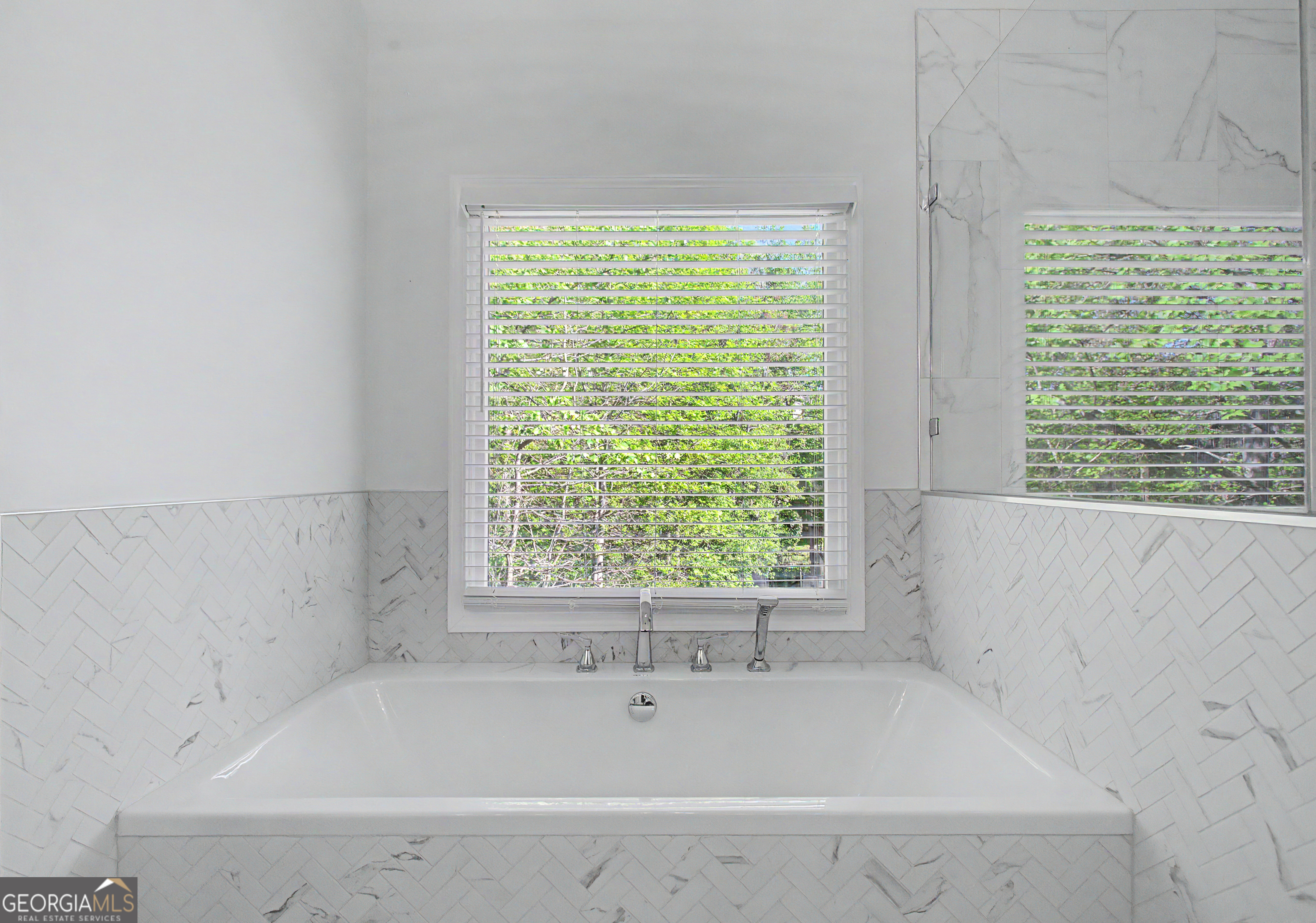 1660 Archmont Circle