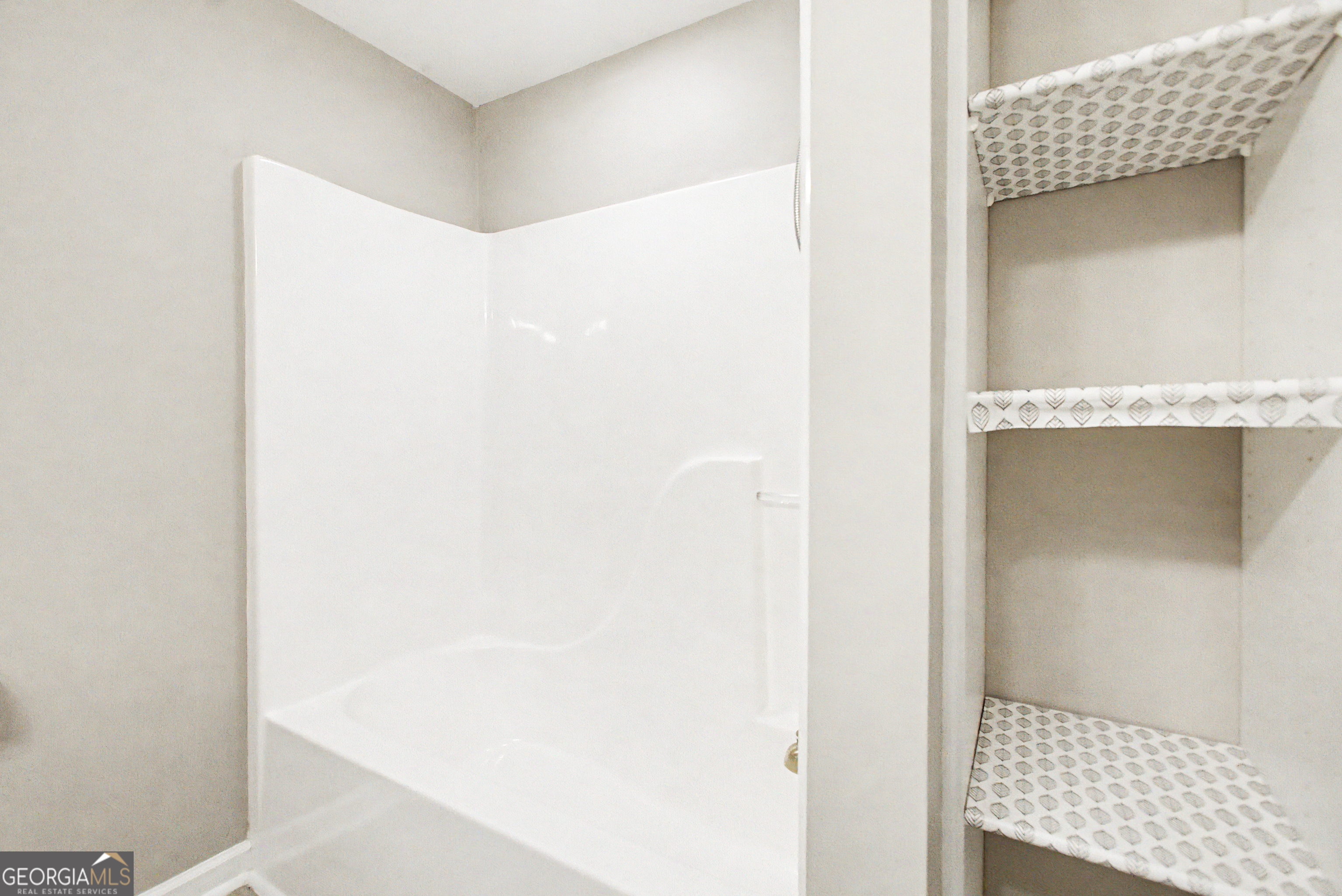 1660 Archmont Circle